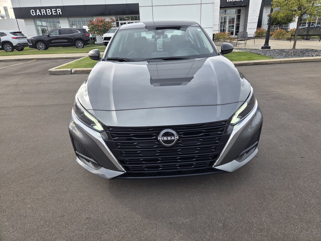 Used 2025 Nissan Altima SV Sedan