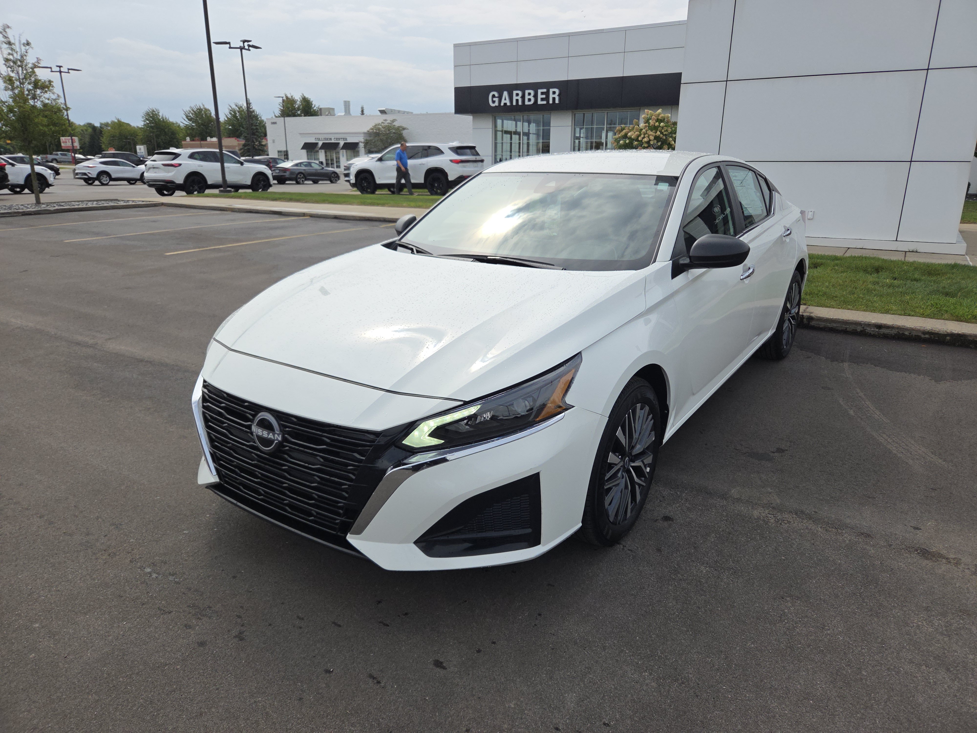 Used 2025 Nissan Altima SV Sedan