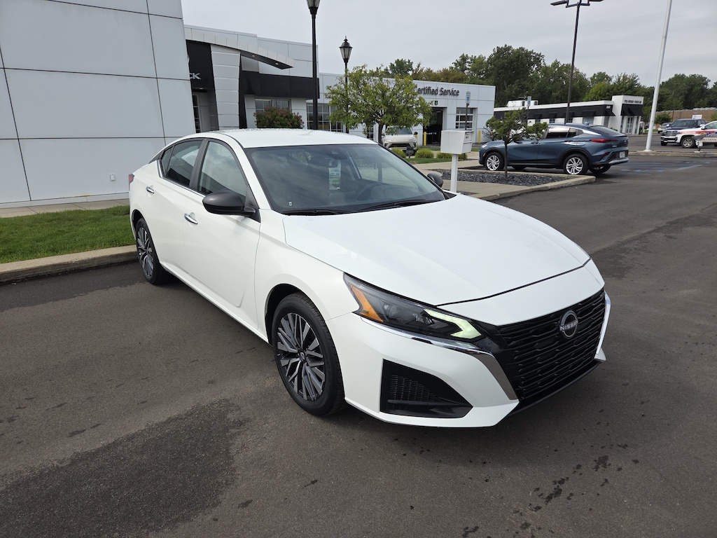 Used 2025 Nissan Altima SV Sedan