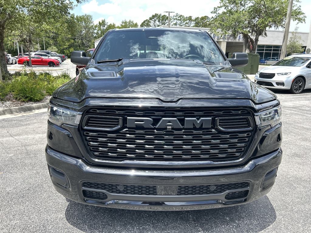 New 2026 Ram 1500 EXPRESS CREW CAB 4X4 5'7 BOX Pickup