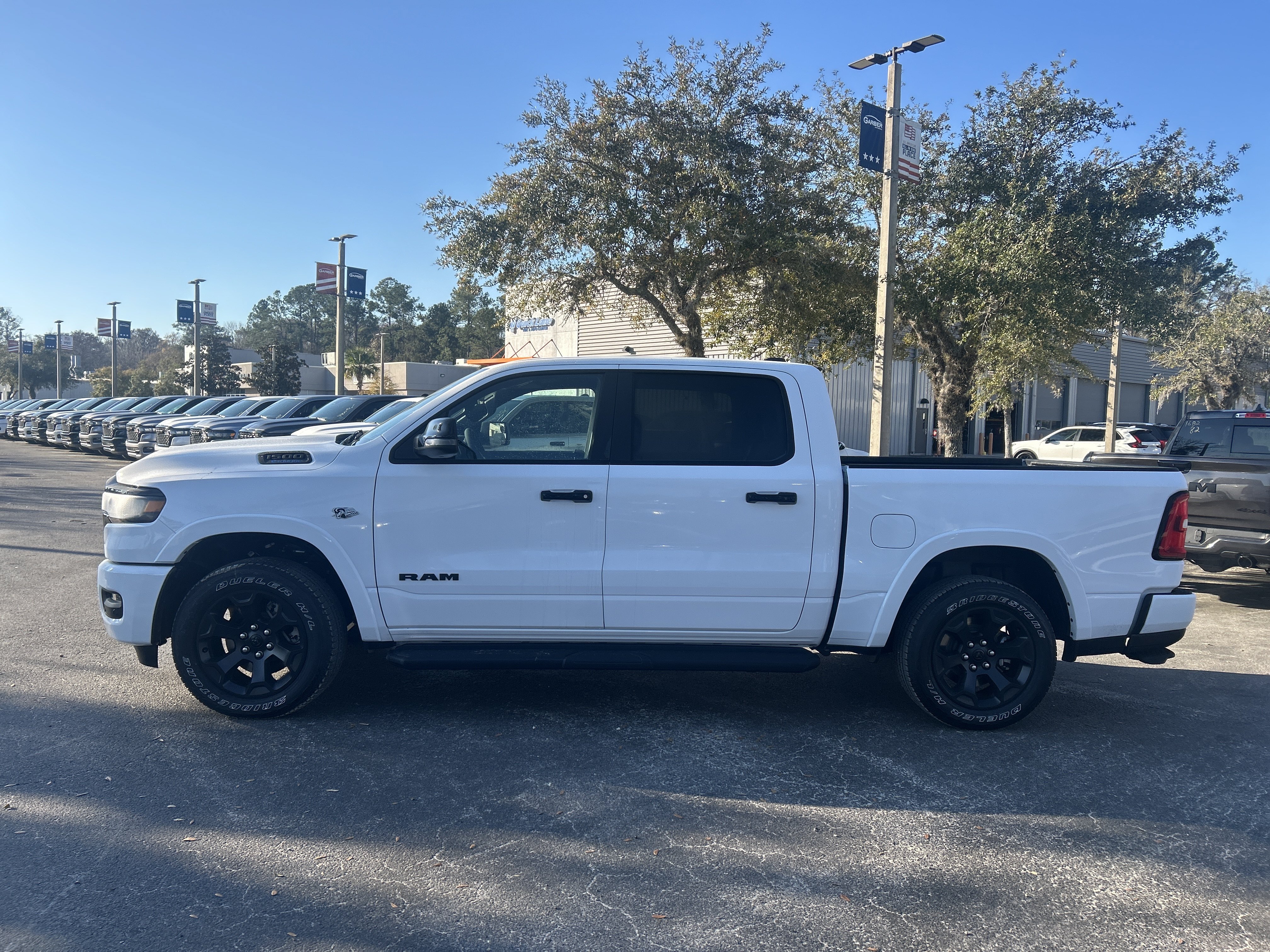 New 2026 Ram 1500 BIG HORN CREW CAB 4X4 5'7 BOX Pickup