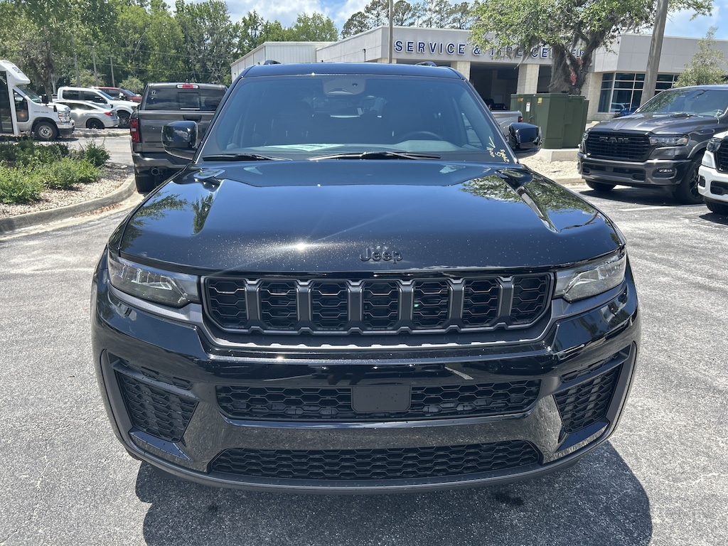 New 2026 Jeep Grand Cherokee L L LAREDO ALTITUDE 4X2 Sport Utility