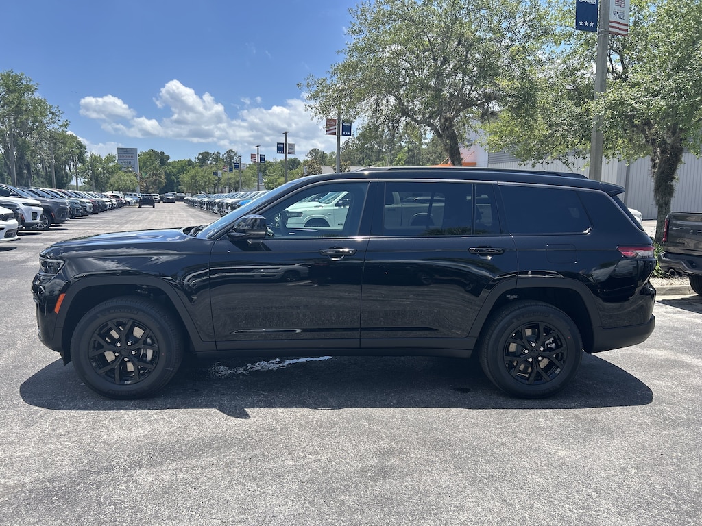 New 2026 Jeep Grand Cherokee L L LAREDO ALTITUDE 4X2 Sport Utility