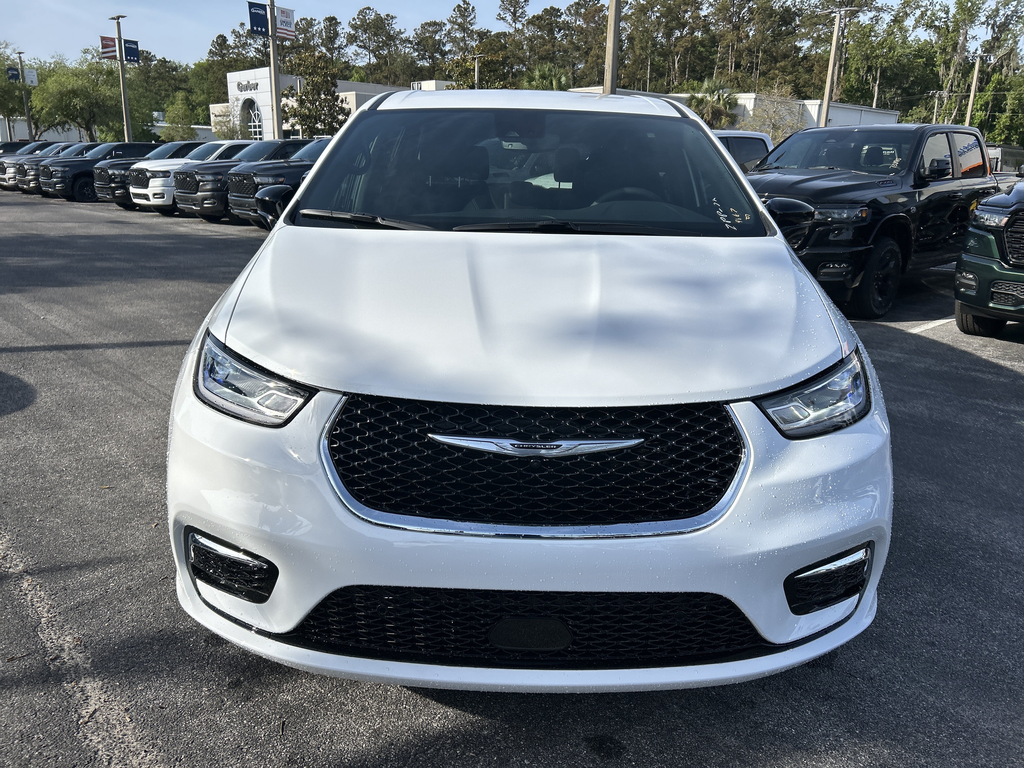 New 2026 Chrysler Pacifica SELECT Passenger Van