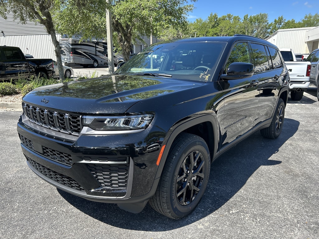 New 2026 Jeep Grand Cherokee L L LAREDO ALTITUDE 4X2 Sport Utility