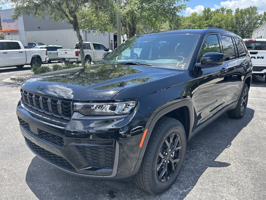 New 2026 Jeep Grand Cherokee L L LAREDO ALTITUDE 4X2 Sport Utility