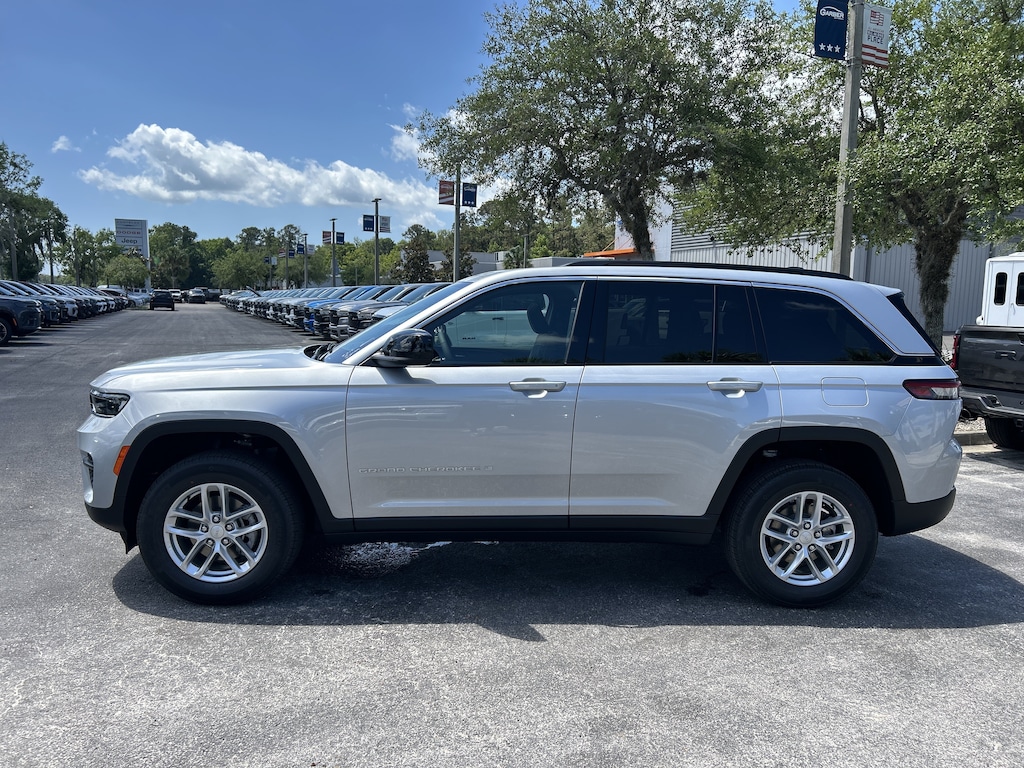 New 2026 Jeep Grand Cherokee LAREDO X 4X4 Sport Utility