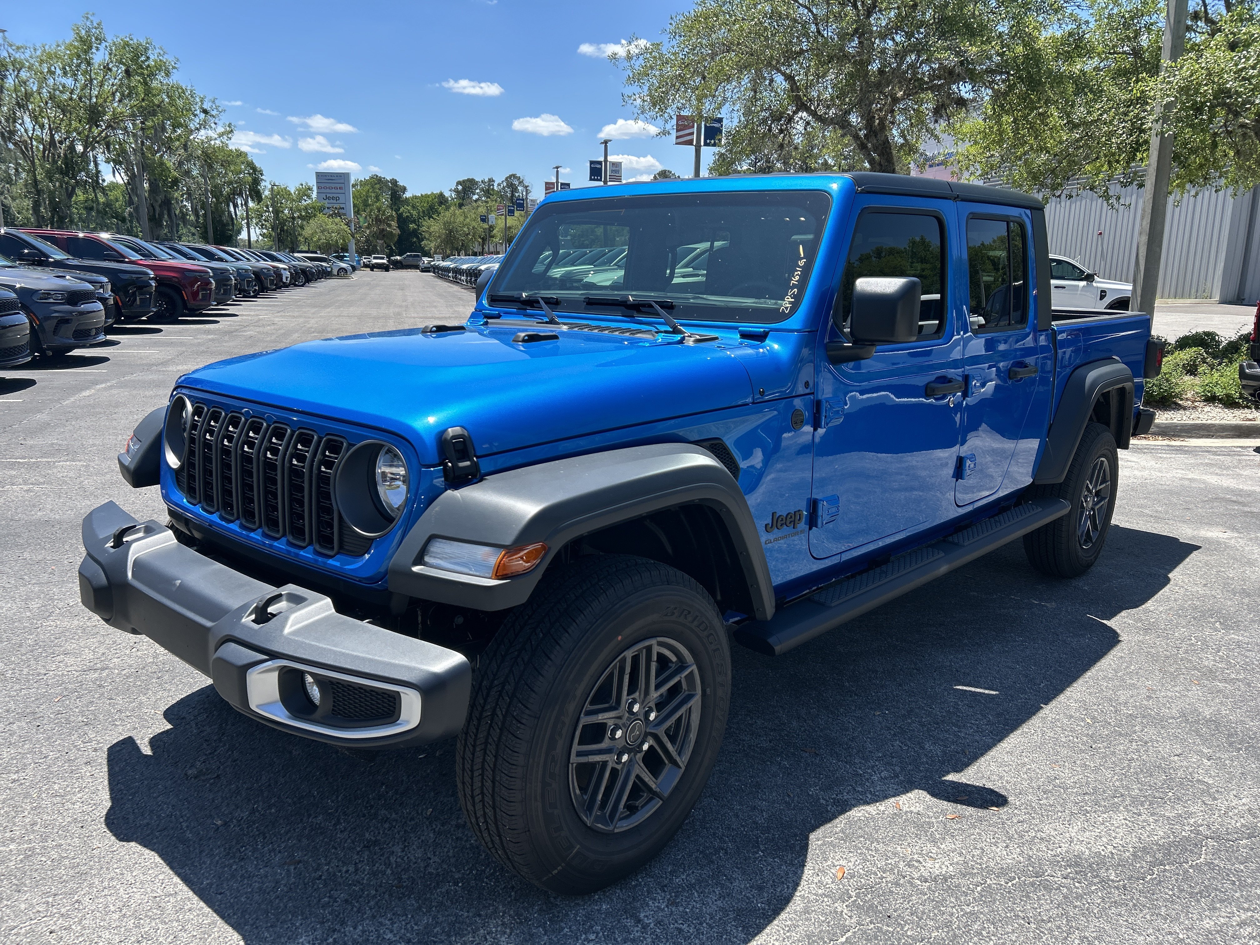 New 2026 Jeep Gladiator SPORT 4X4 Pickup