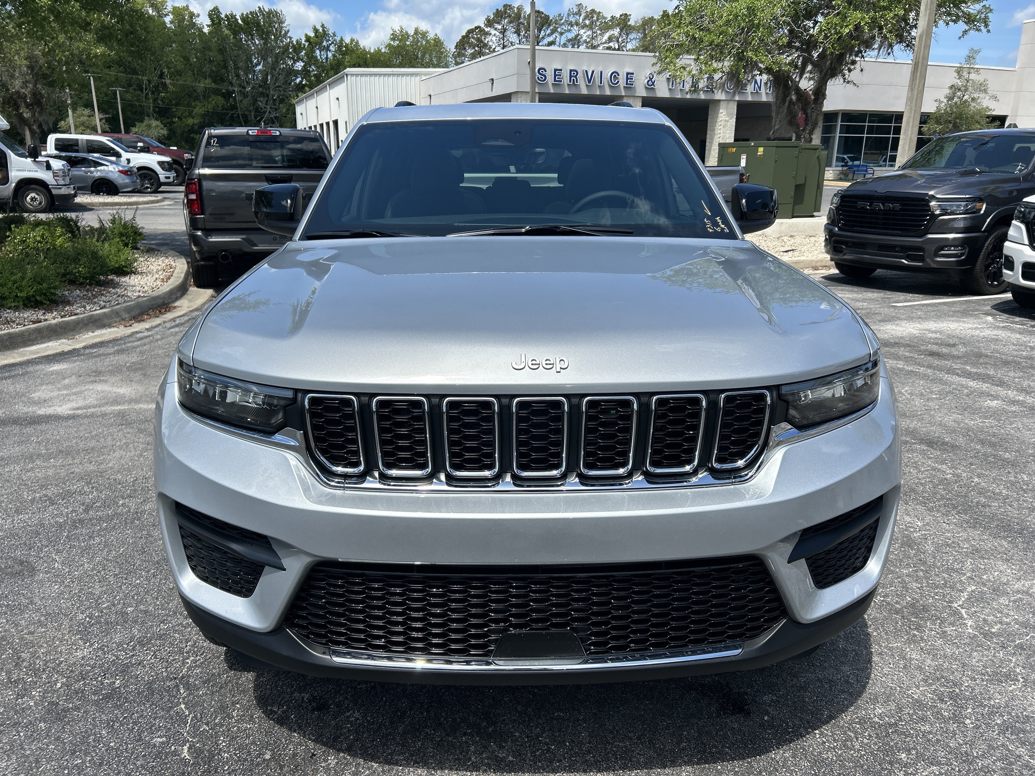 New 2026 Jeep Grand Cherokee LAREDO X 4X4 Sport Utility