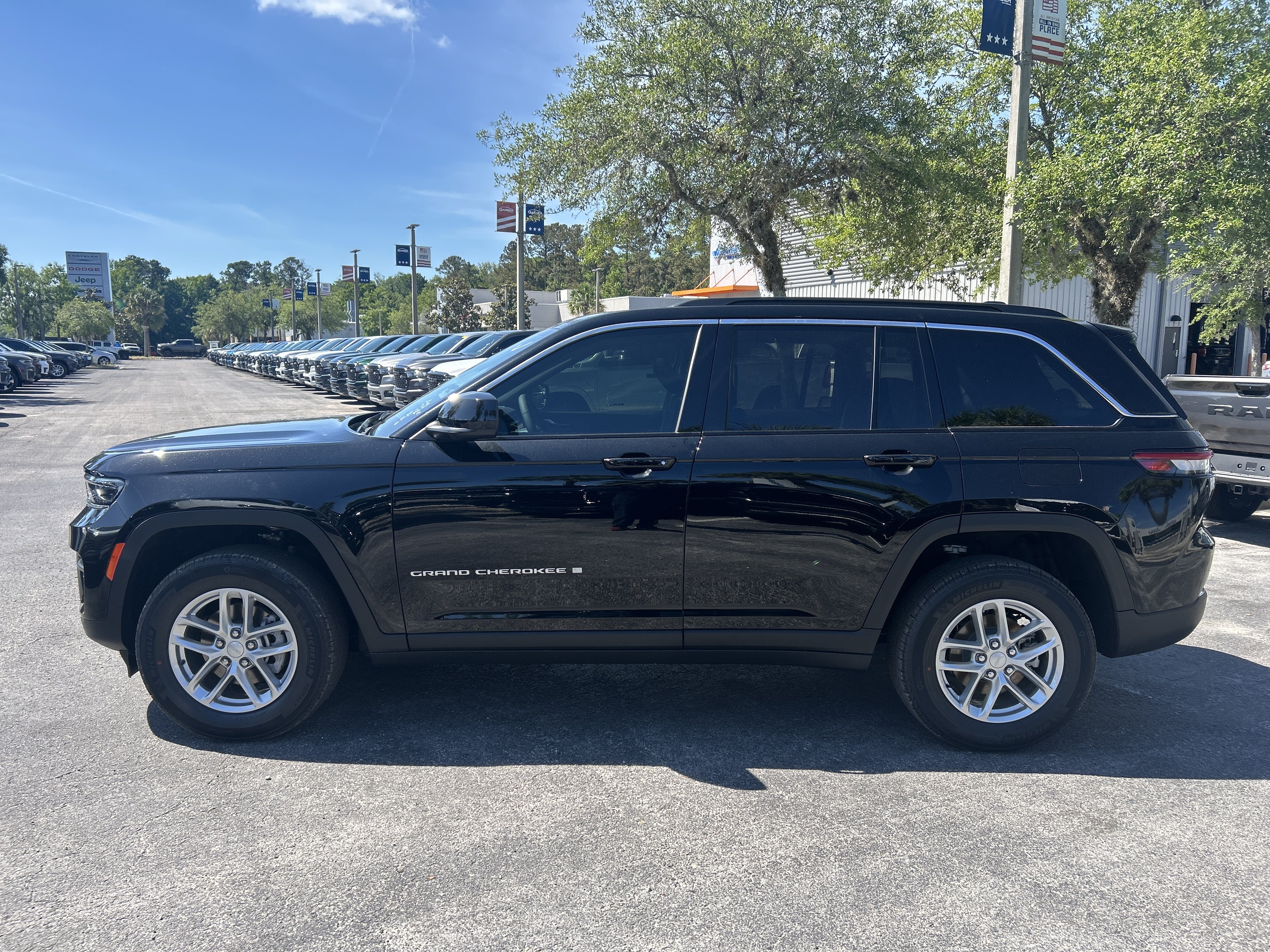 New 2026 Jeep Grand Cherokee LAREDO X 4X2 Sport Utility