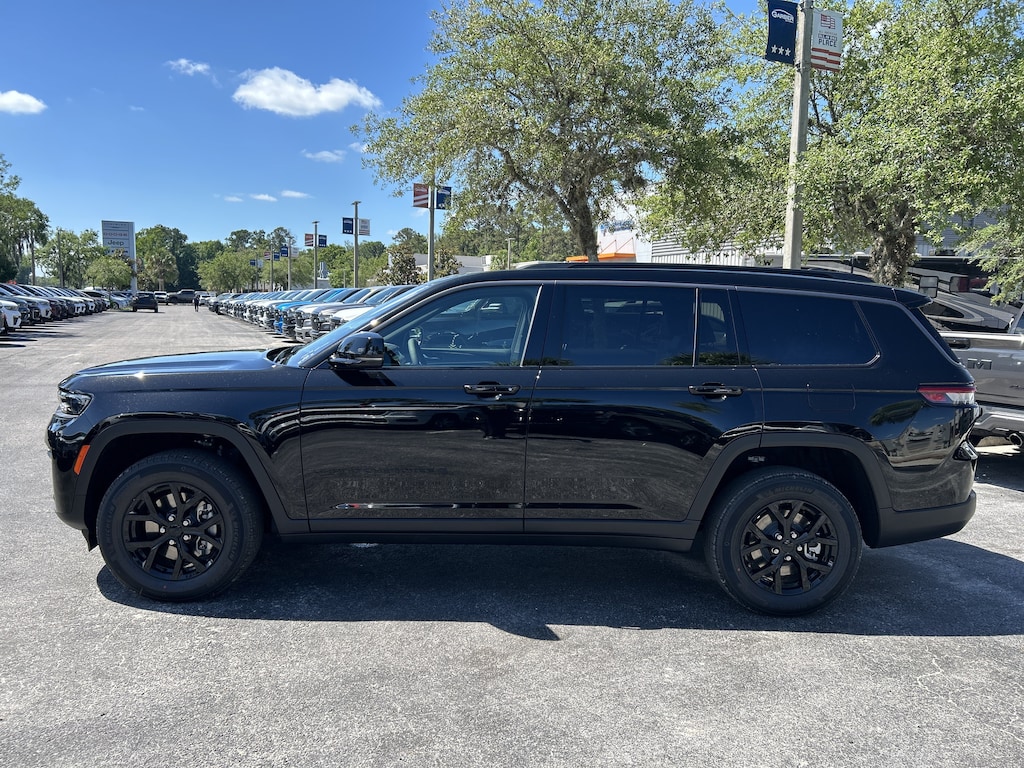 New 2026 Jeep Grand Cherokee L L LAREDO ALTITUDE 4X2 Sport Utility