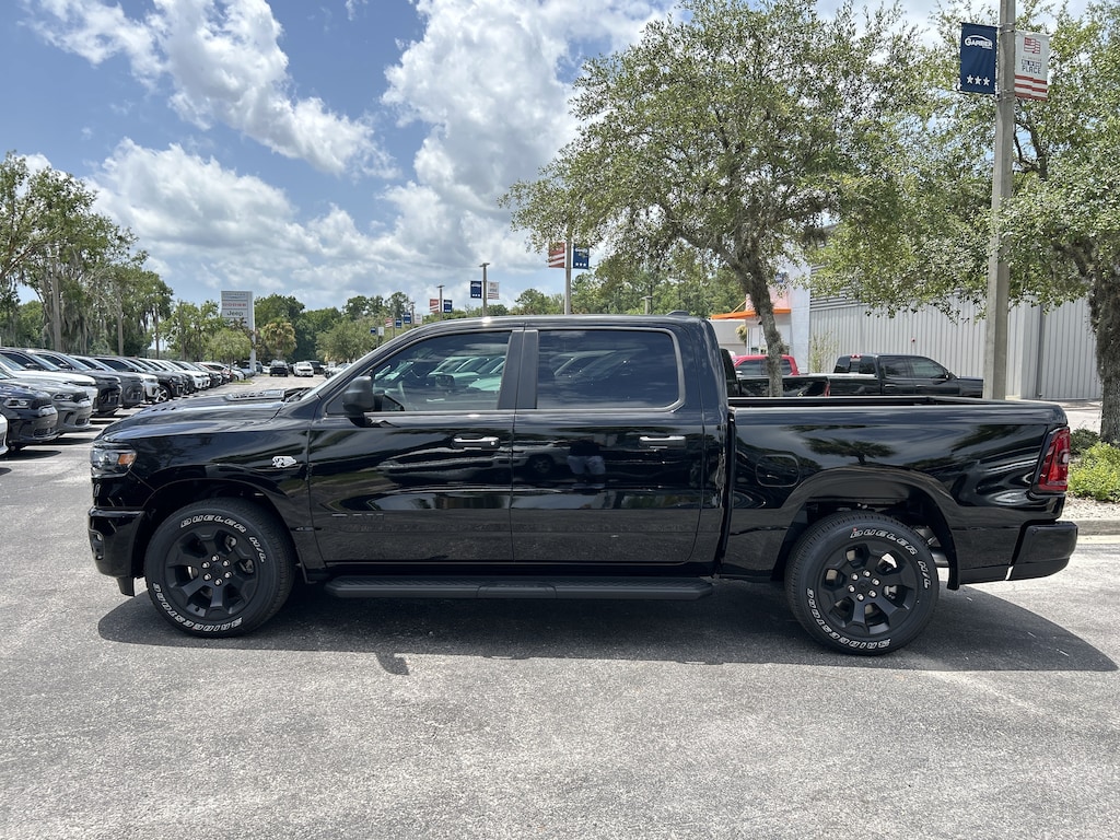 New 2026 Ram 1500 EXPRESS CREW CAB 4X4 5'7 BOX Pickup