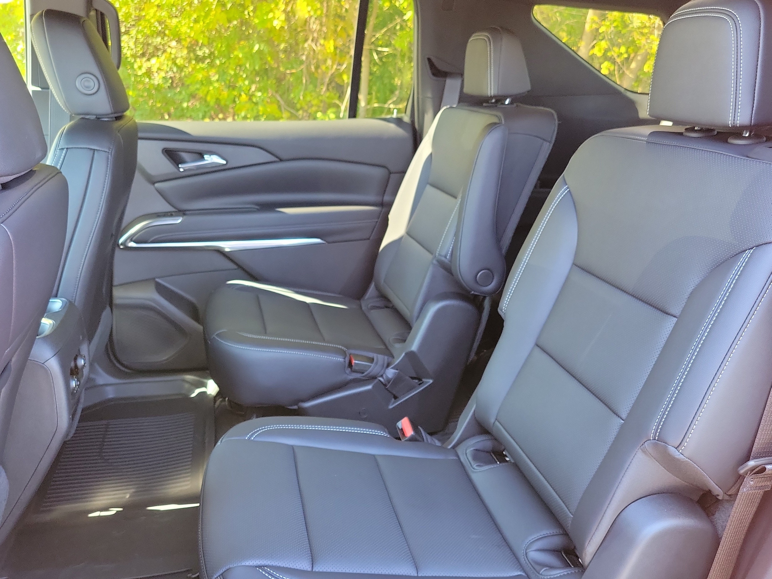 2027 Chevrolet Traverse LT - Photo 28