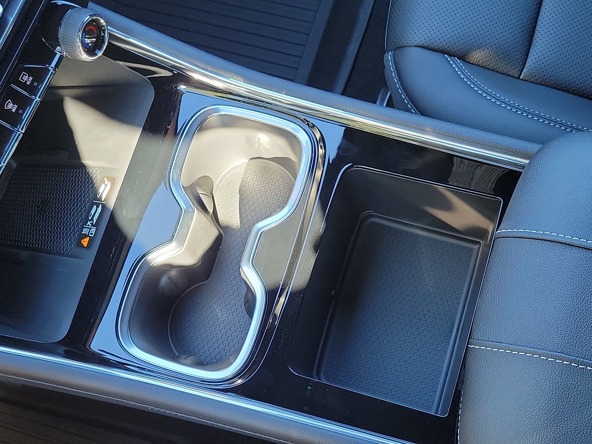 2027 Chevrolet Traverse LT - Photo 24