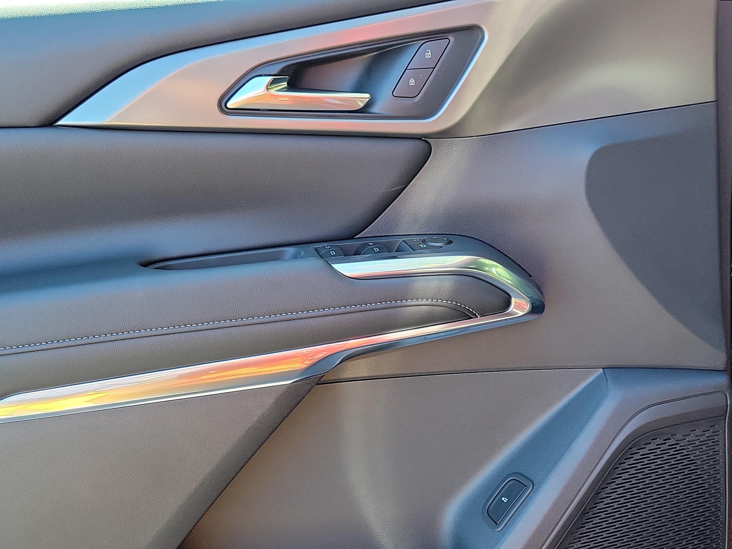 2027 Chevrolet Traverse LT - Photo 25