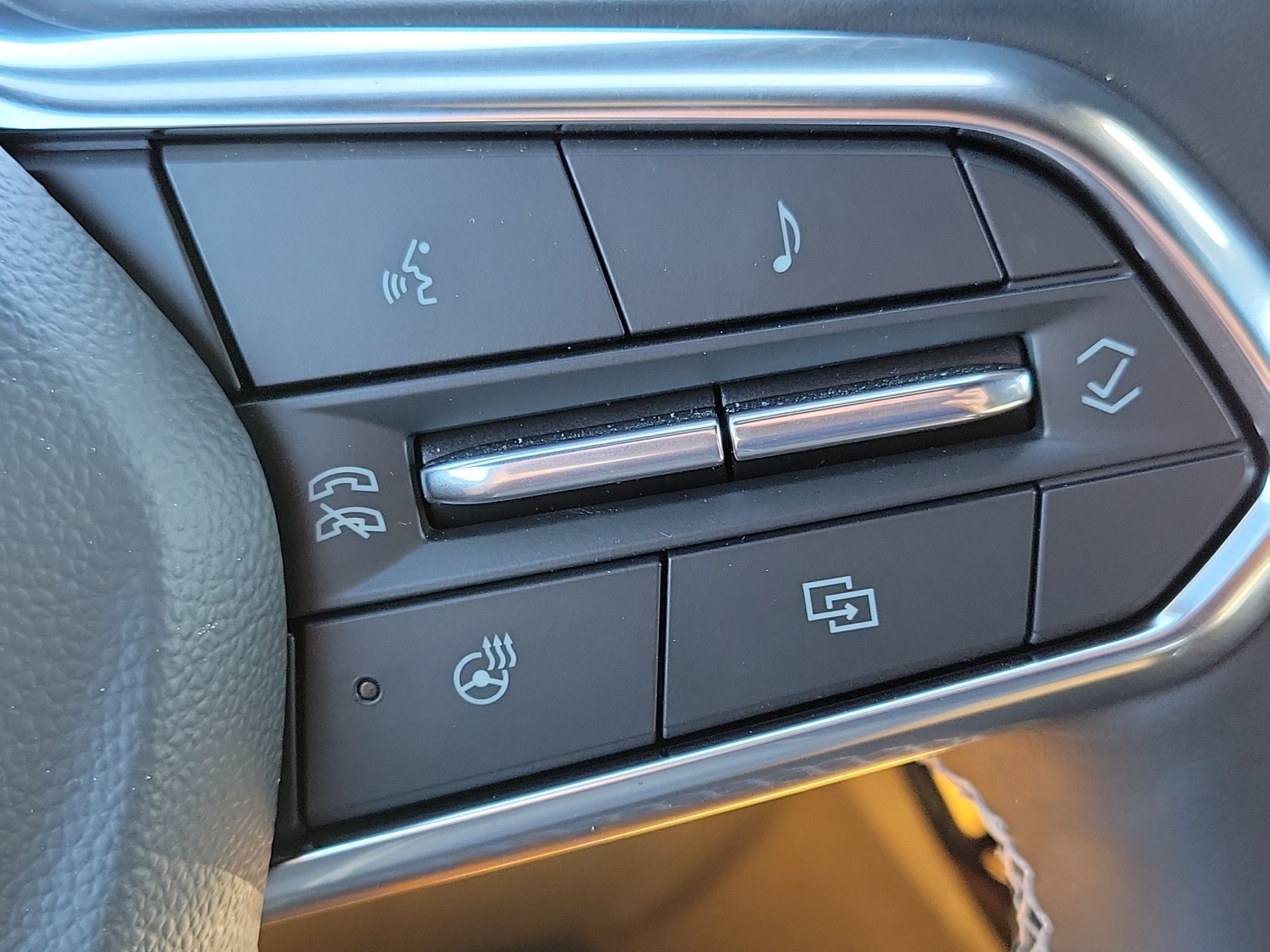 2027 Chevrolet Traverse LT - Photo 13