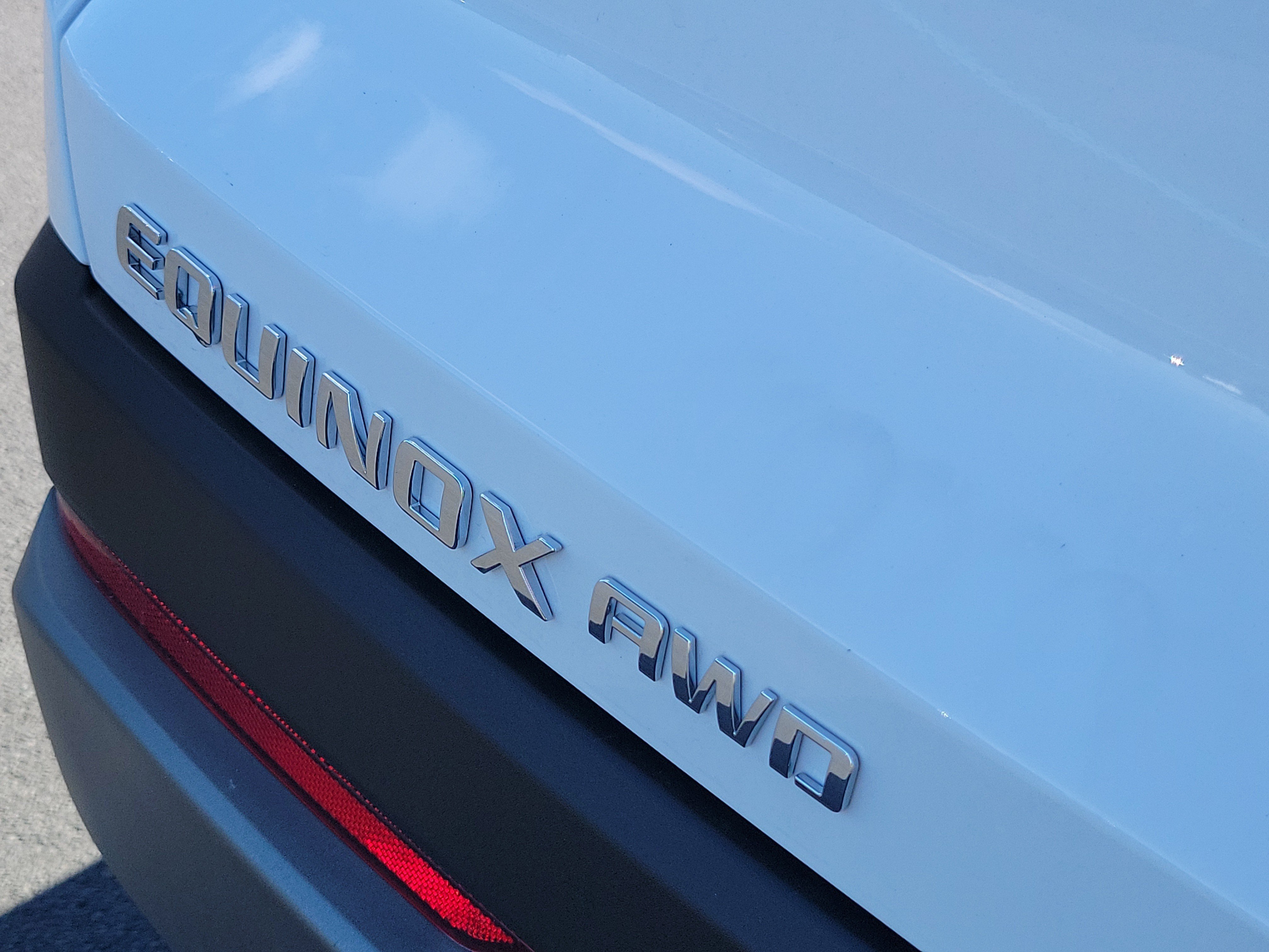 2027 Chevrolet Equinox LT - Photo 7
