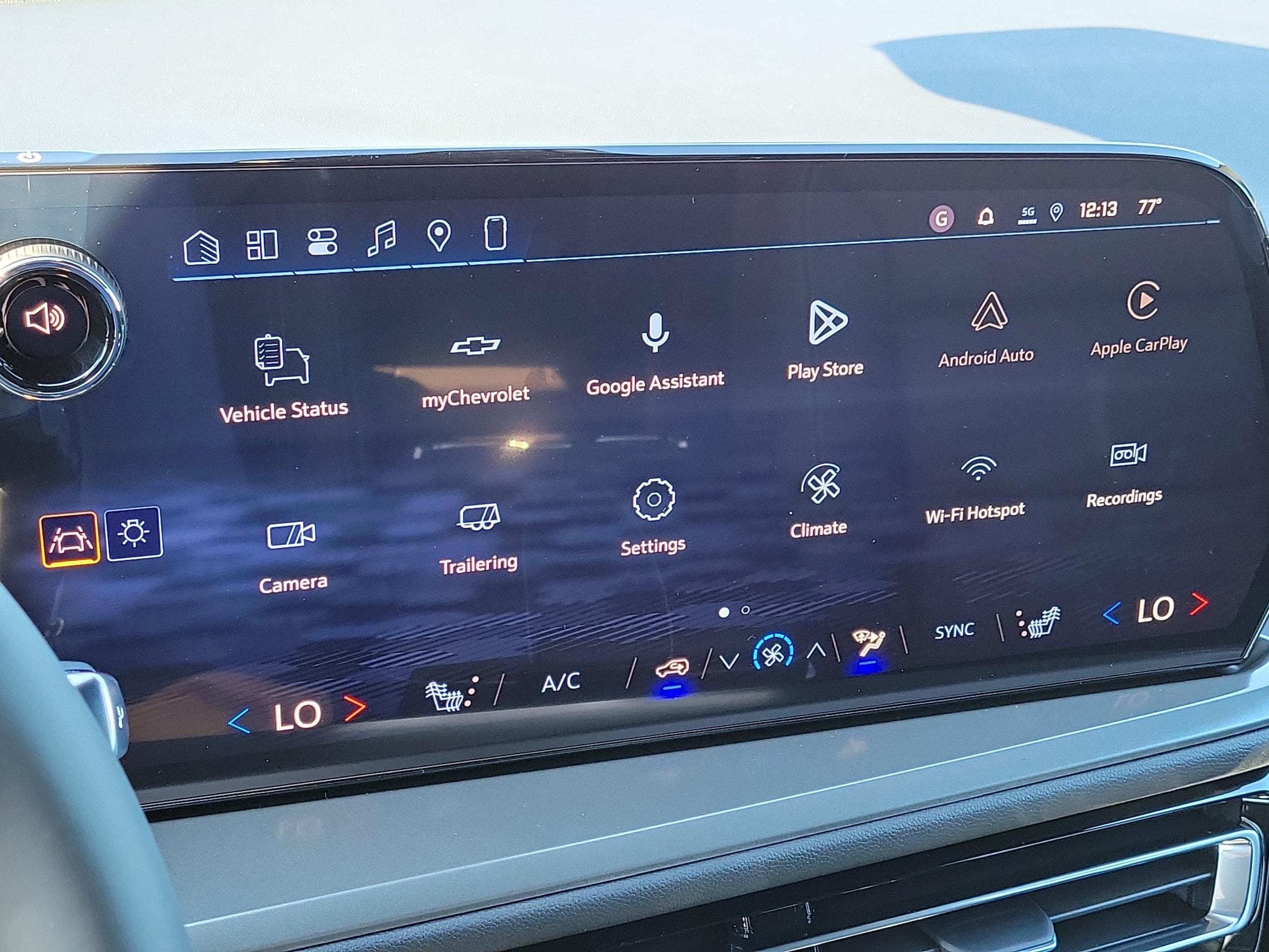 2027 Chevrolet Traverse LT - Photo 14