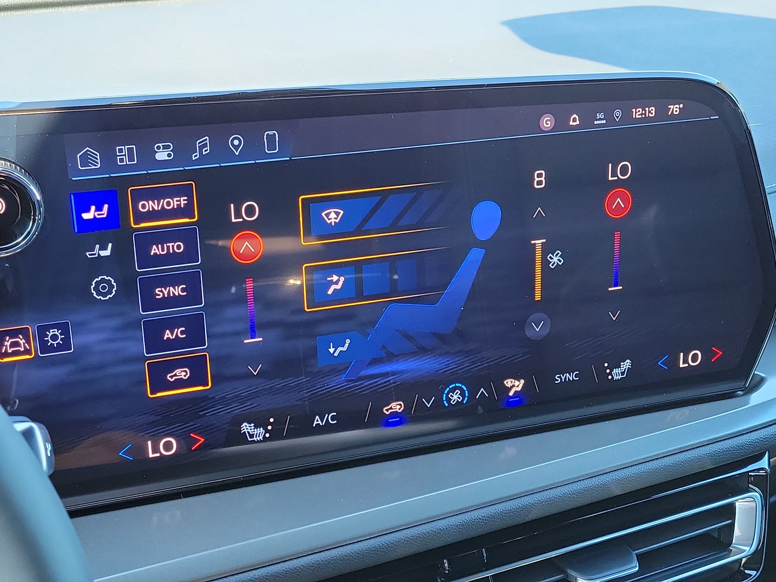 2027 Chevrolet Traverse LT - Photo 15