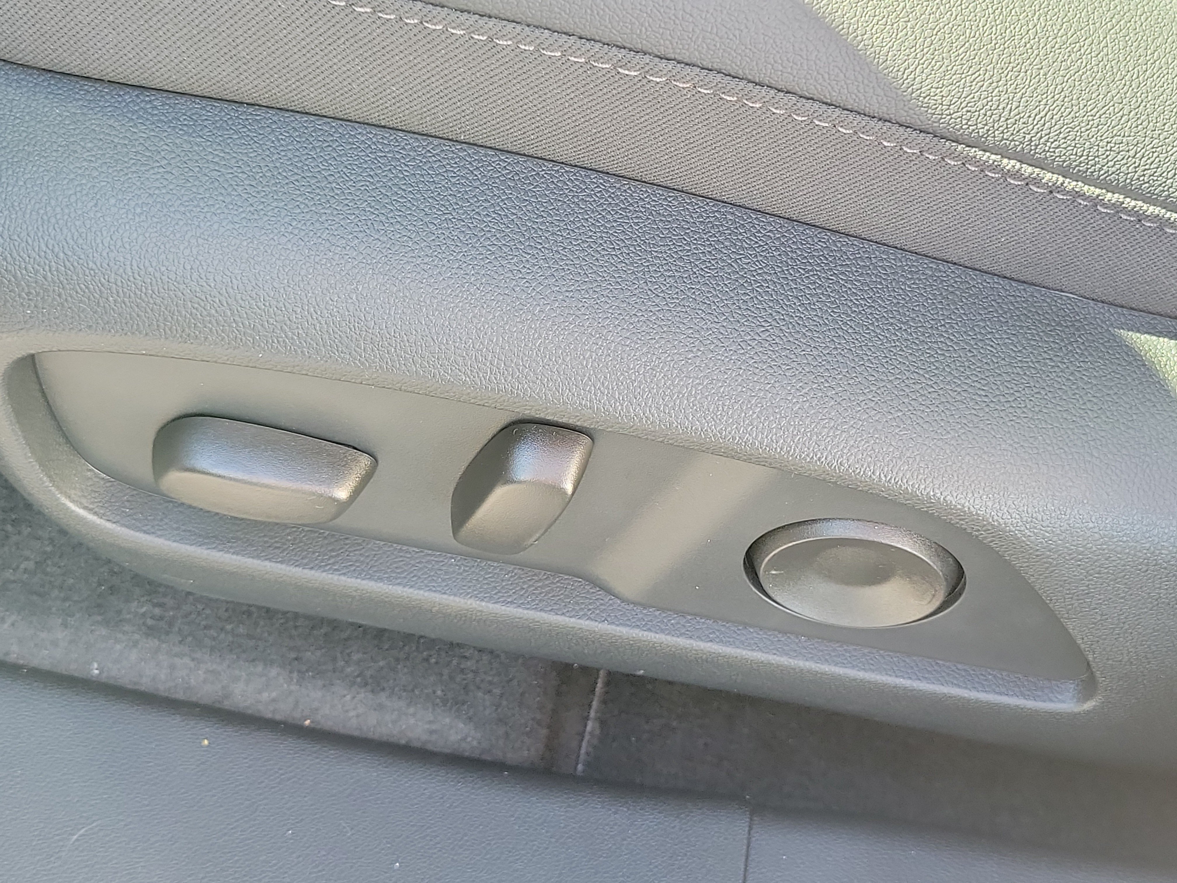 2027 Chevrolet Equinox LT - Photo 9