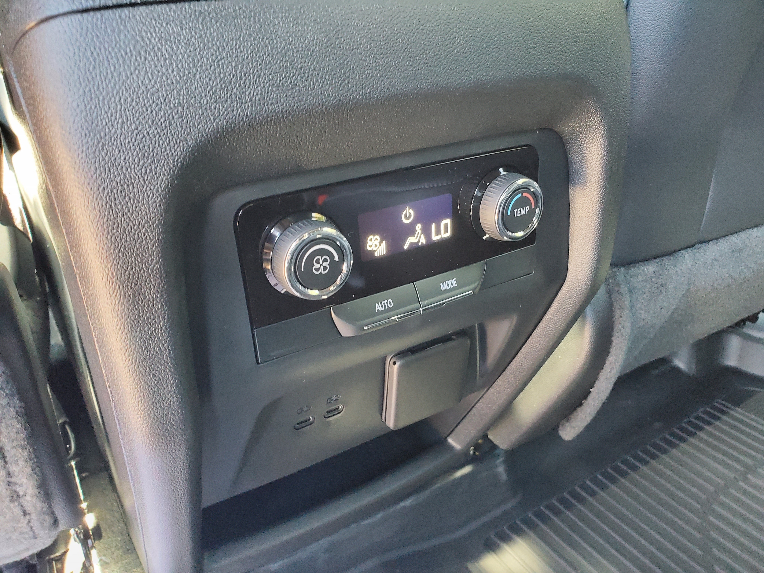 2027 Chevrolet Traverse LT - Photo 24
