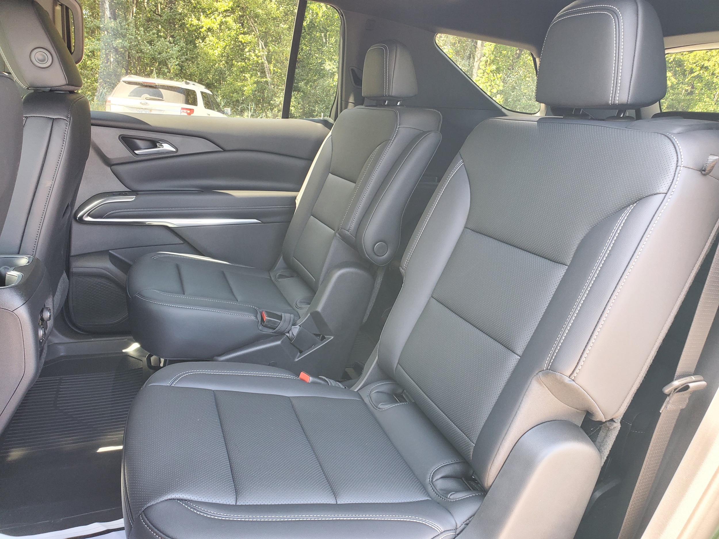 2027 Chevrolet Traverse LT - Photo 22