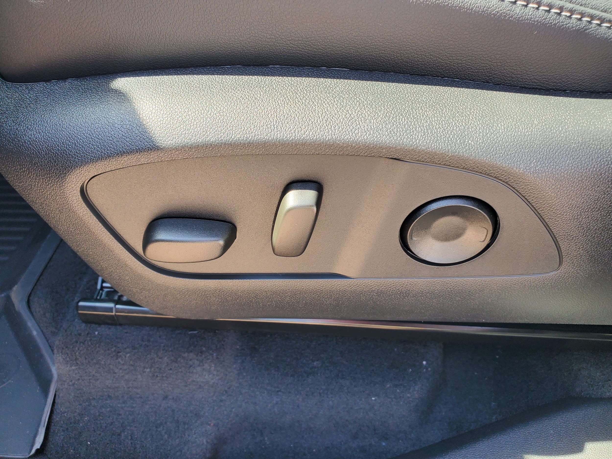 2027 Chevrolet Traverse LT - Photo 6
