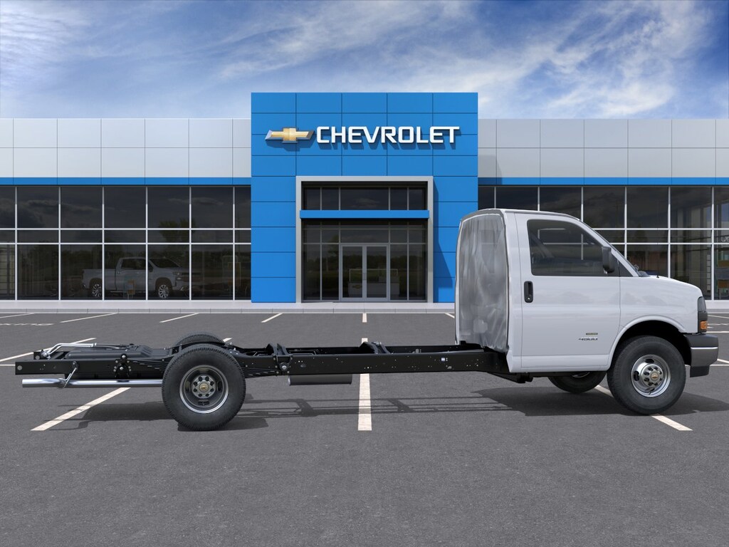 New 2026 Chevrolet Express Cutaway 4500 2WT Cutaway Van