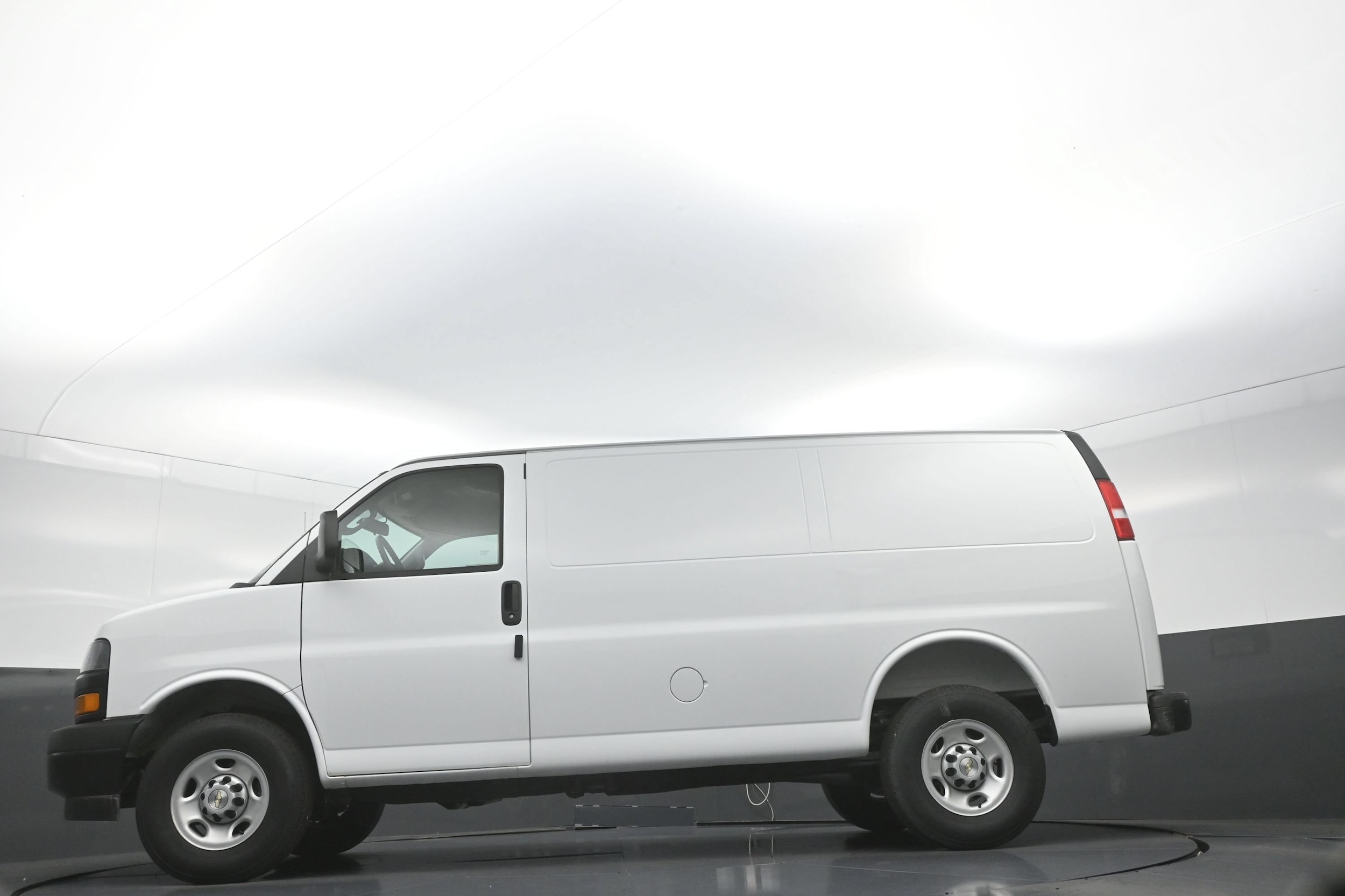 2025 Chevrolet Express Cargo Work Van - Photo 11