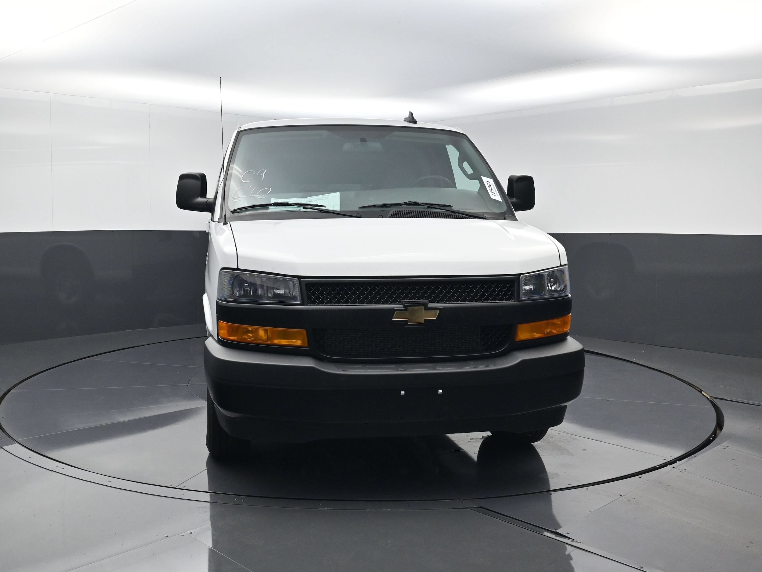 2025 Chevrolet Express Cargo Work Van - Photo 8