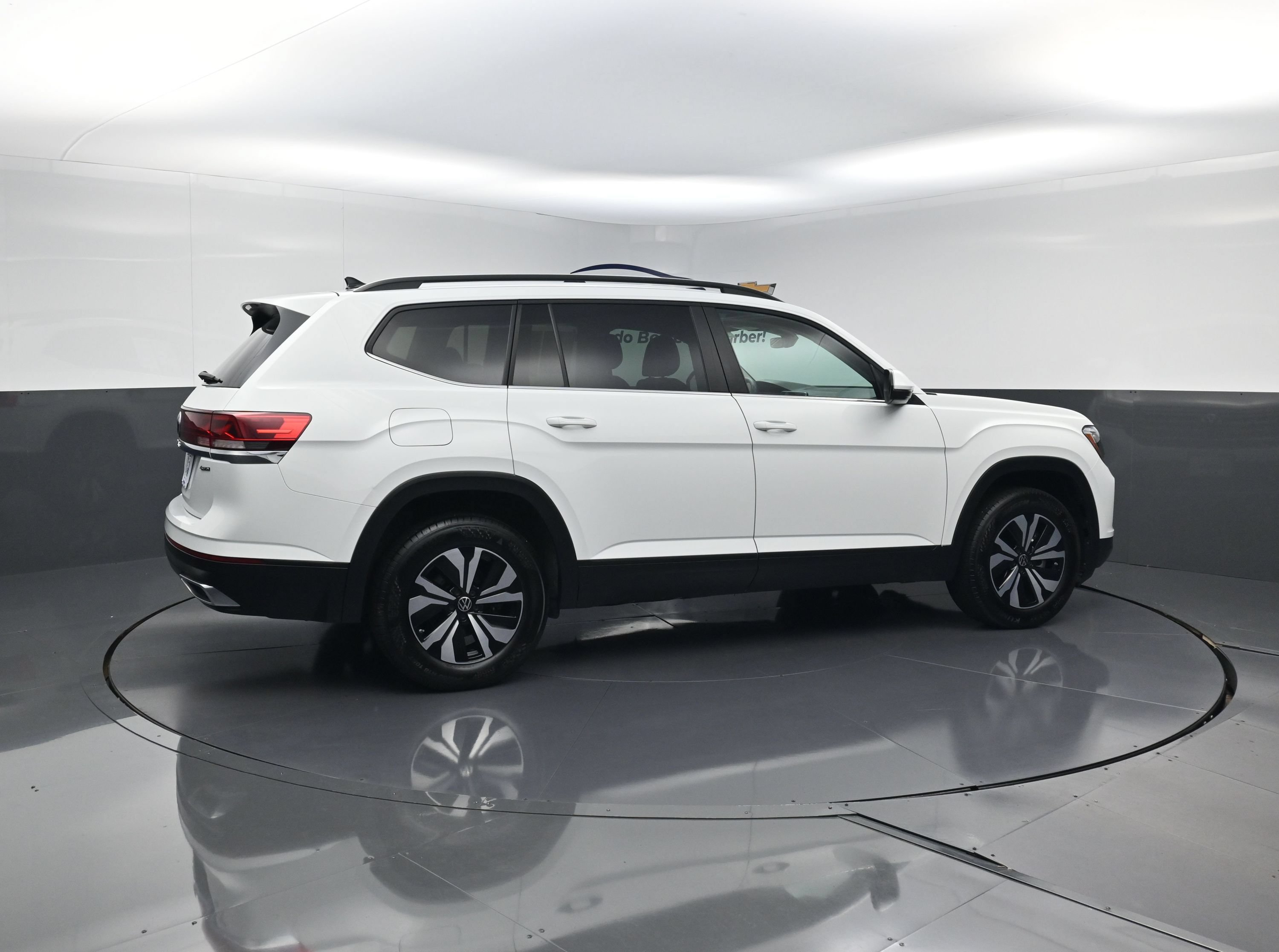Used 2025 Volkswagen Atlas 2.0T SE SUV