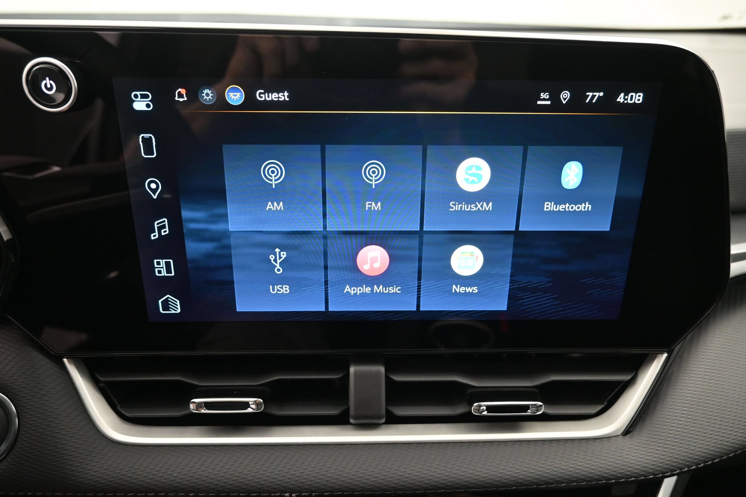 2027 Chevrolet Equinox LT - Photo 32