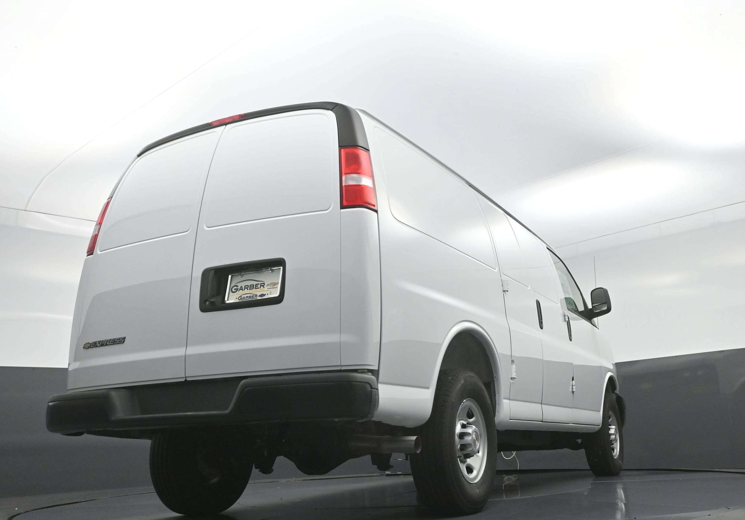 2025 Chevrolet Express Cargo Work Van - Photo 12