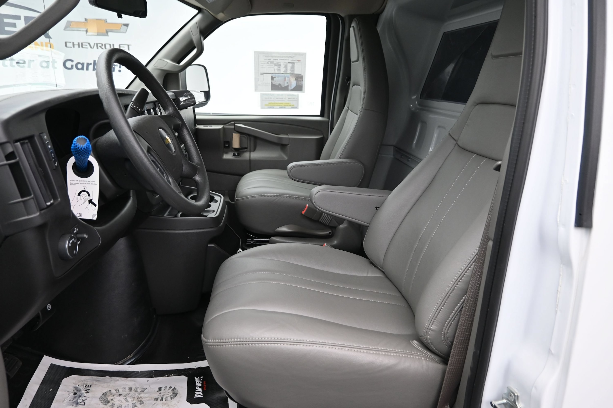 2025 Chevrolet Express Cargo Work Van - Photo 22