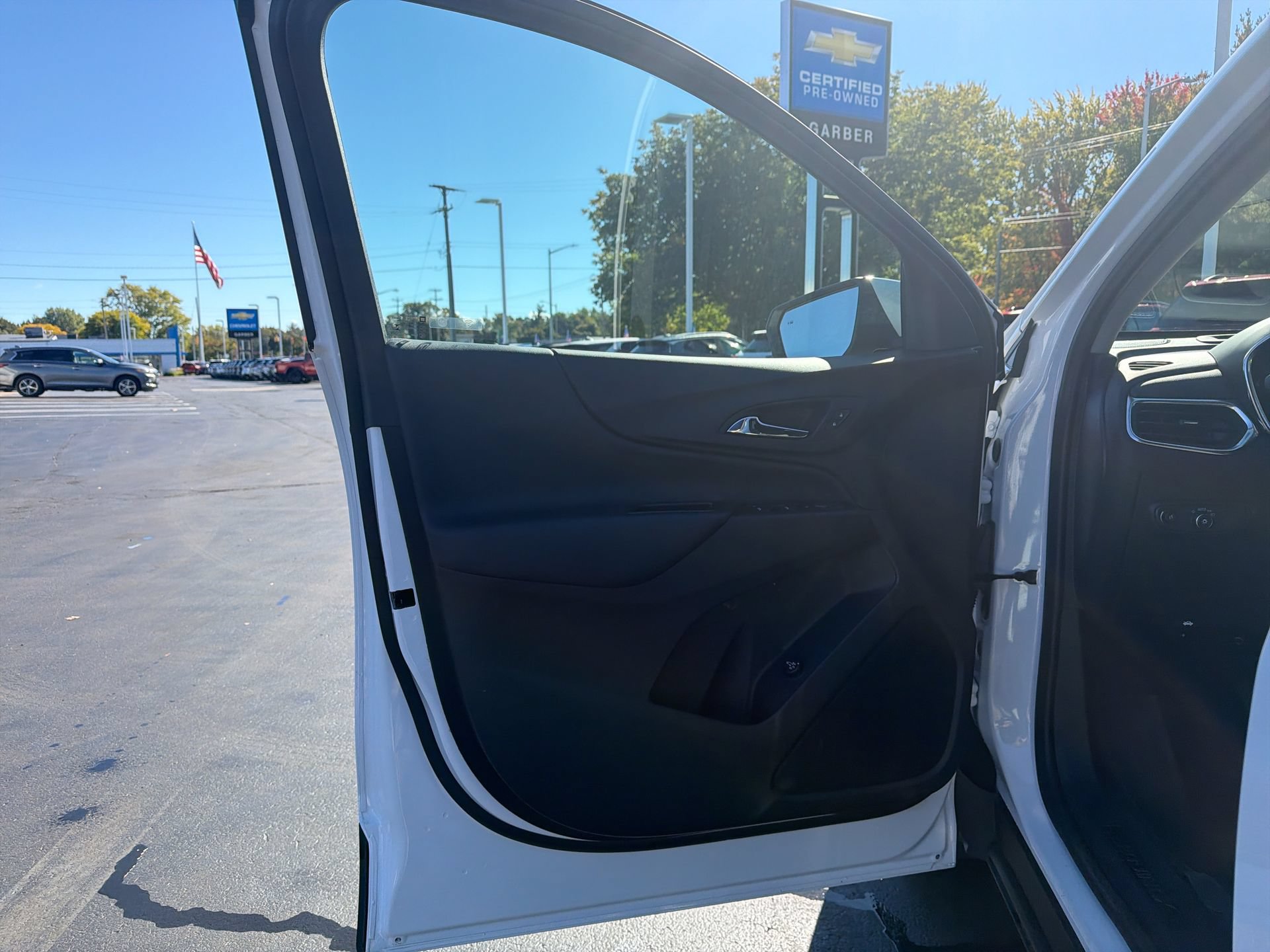 2024 Chevrolet Equinox LT - Photo 11