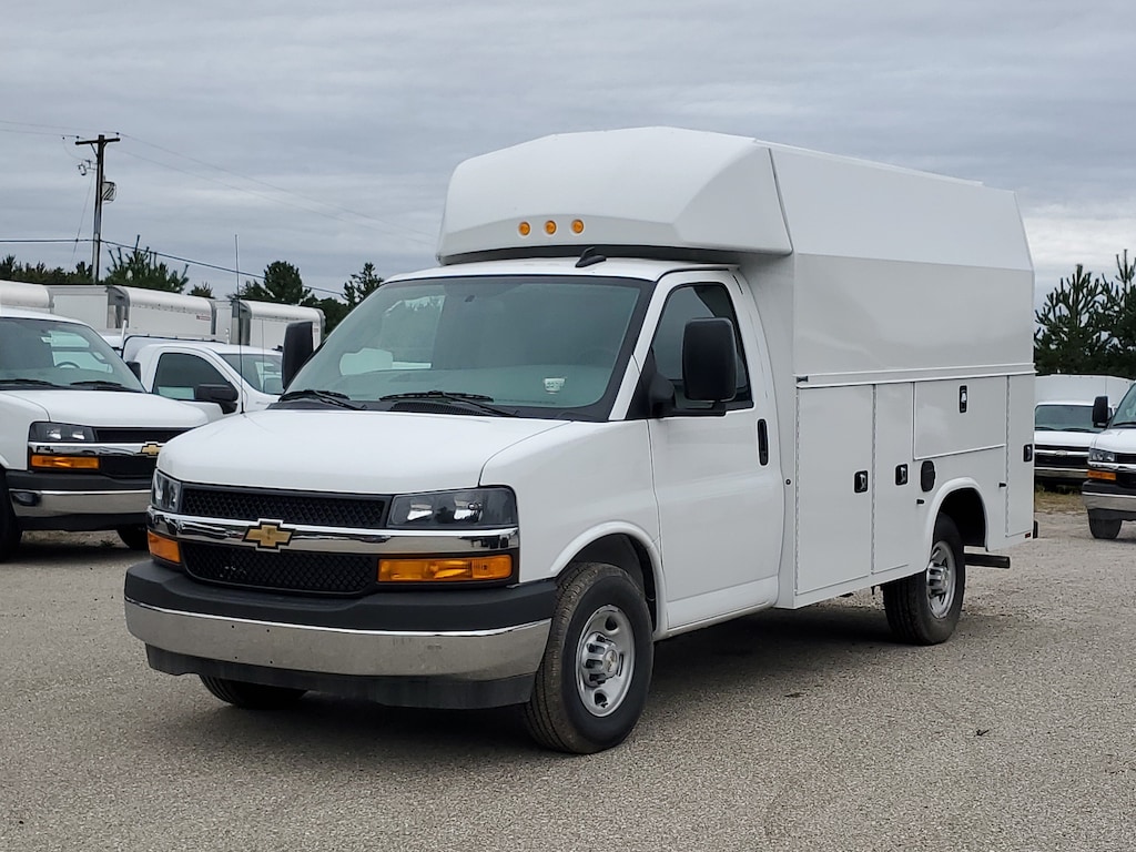 New 2026 Chevrolet Express Cutaway 3500 1WT Cutaway Van