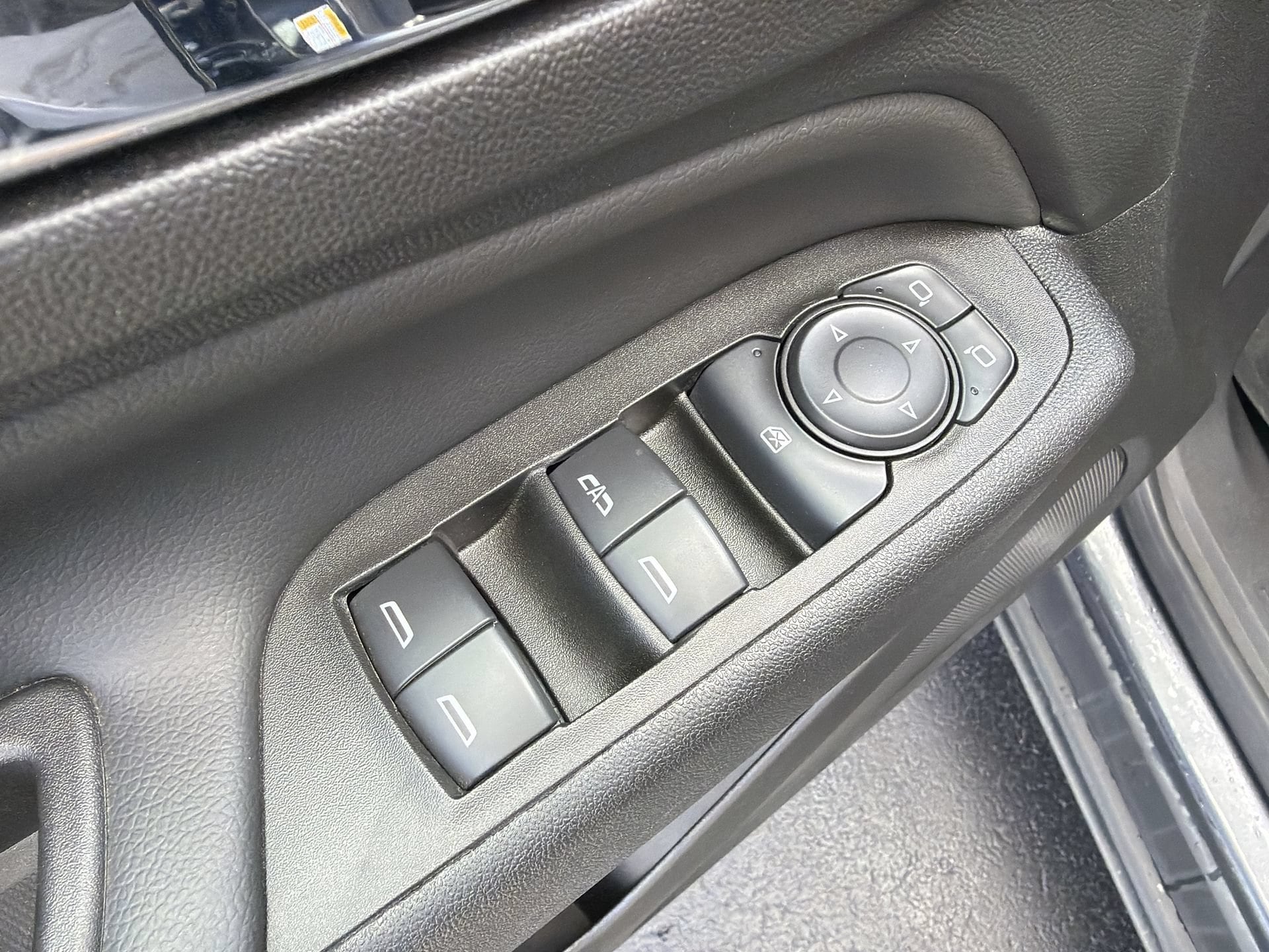 2022 Chevrolet Equinox LT - Photo 12
