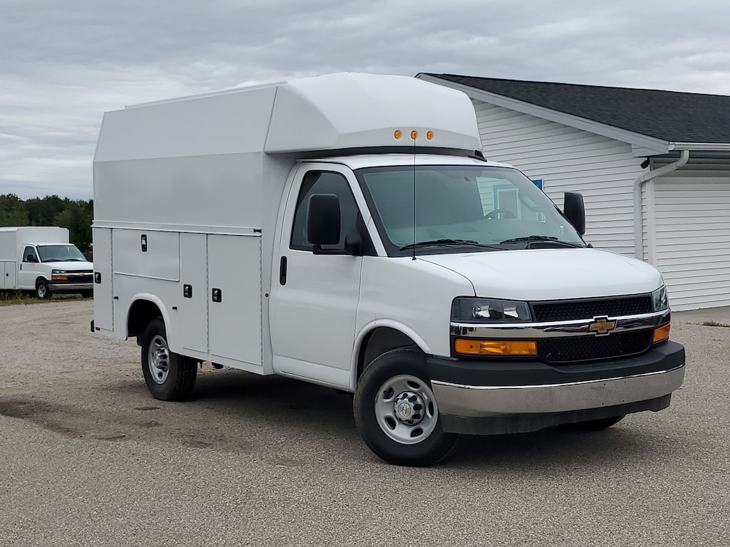 New 2026 Chevrolet Express Cutaway 3500 1WT Cutaway Van