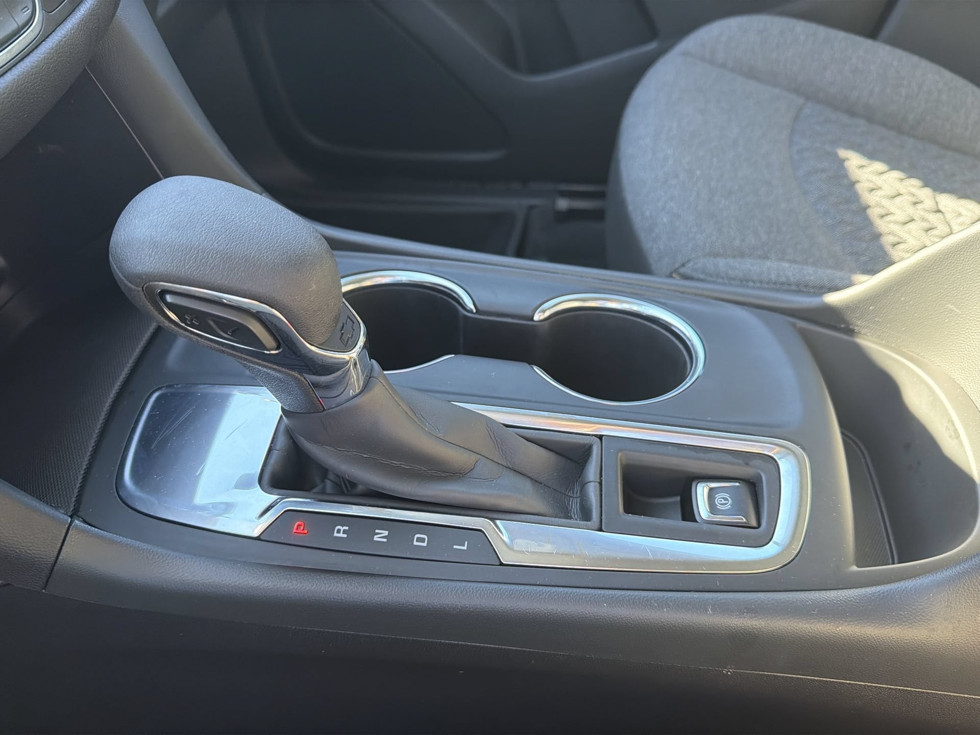 2024 Chevrolet Equinox LT - Photo 30