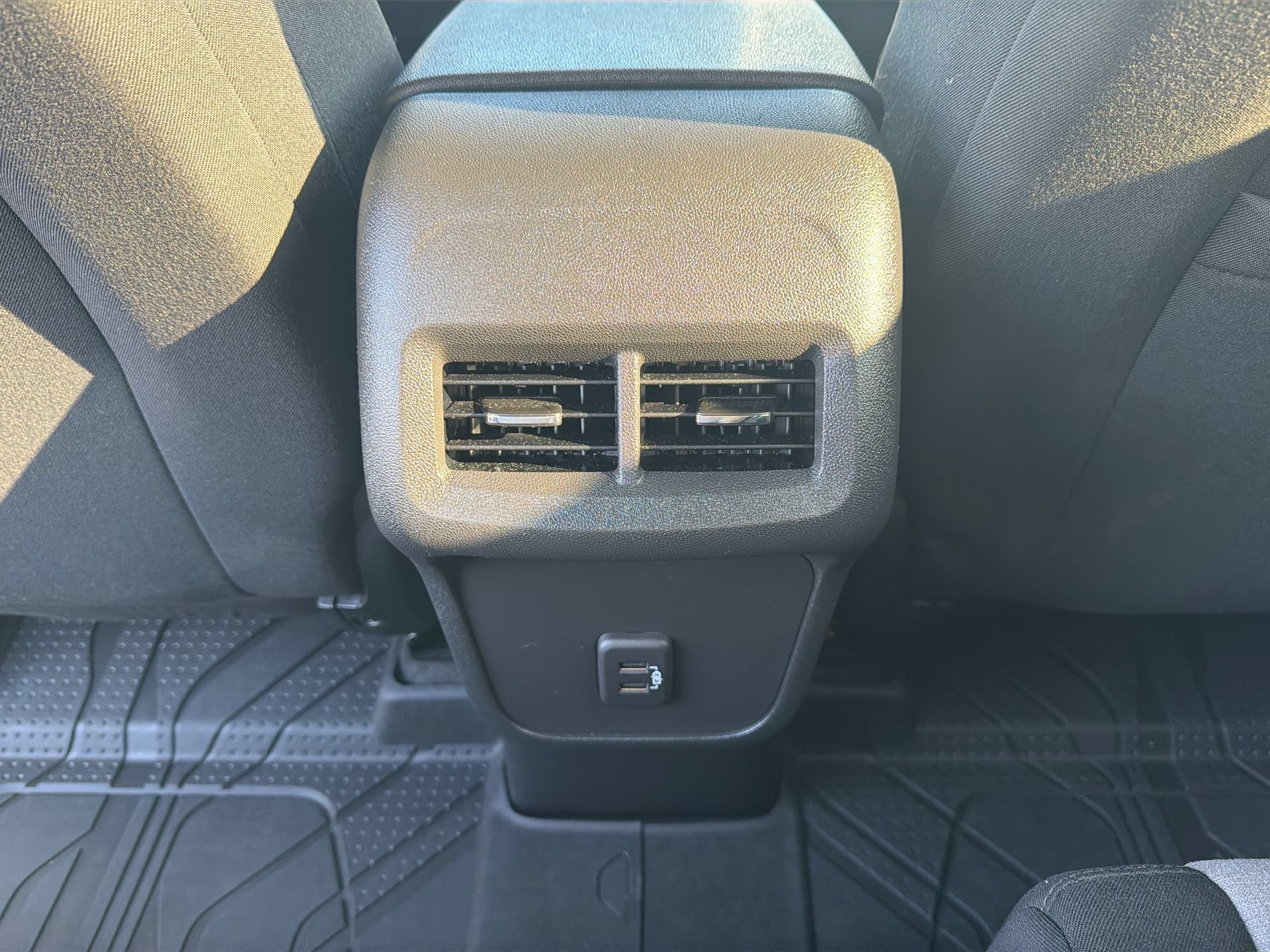 2023 Chevrolet Equinox LT - Photo 34