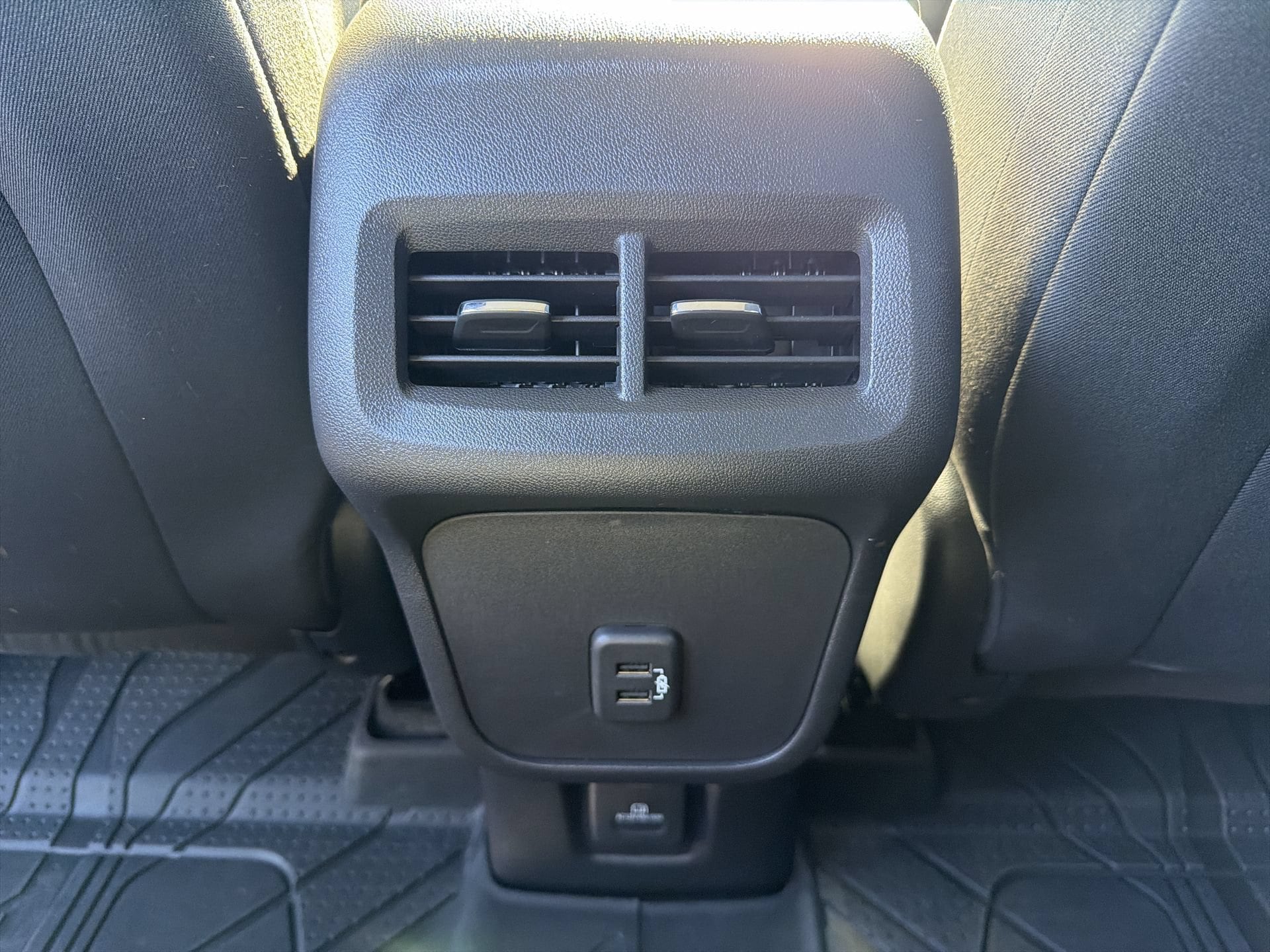 2024 Chevrolet Equinox LT - Photo 35