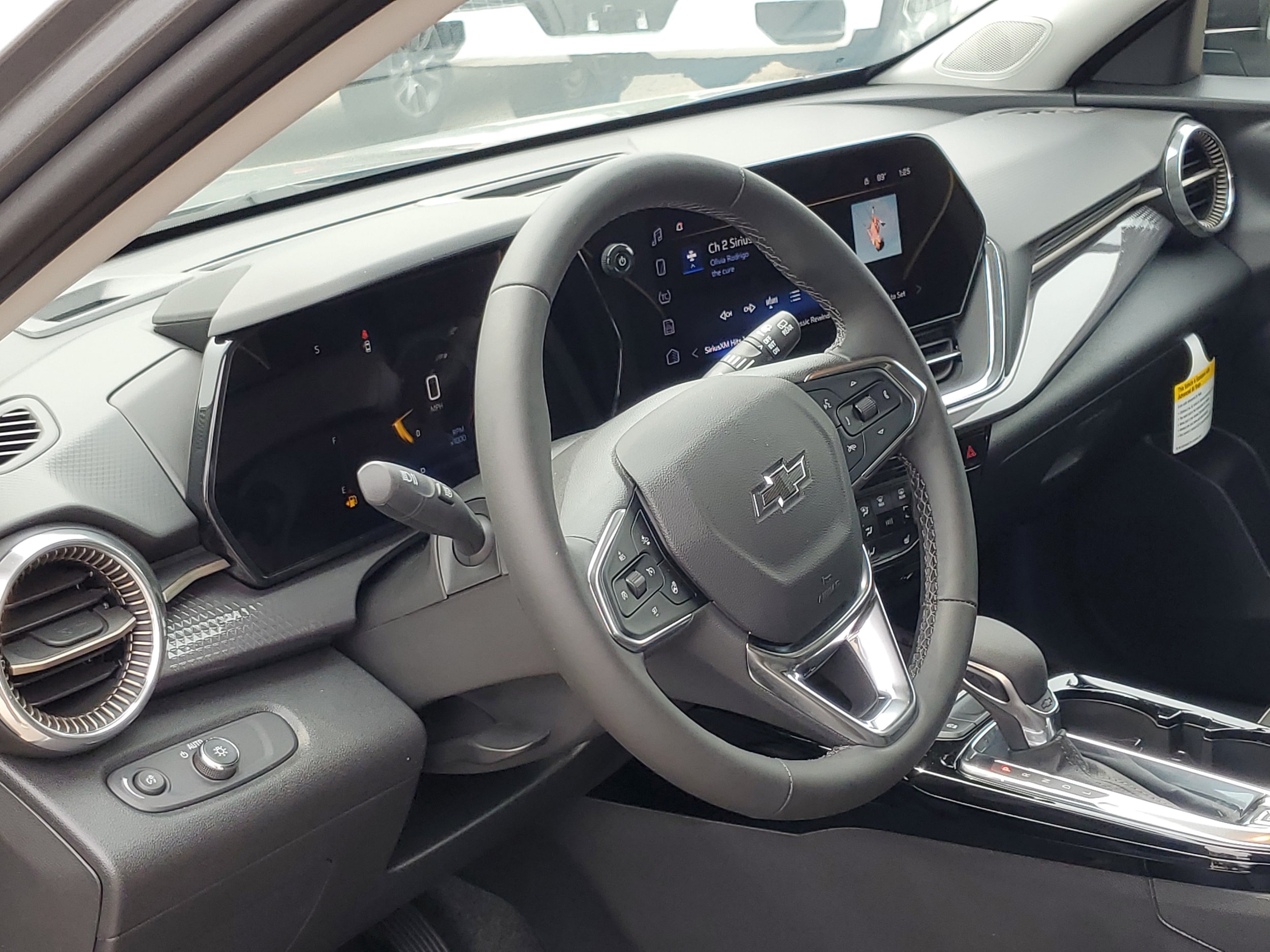 2026 Chevrolet Trax Activ - Photo 7