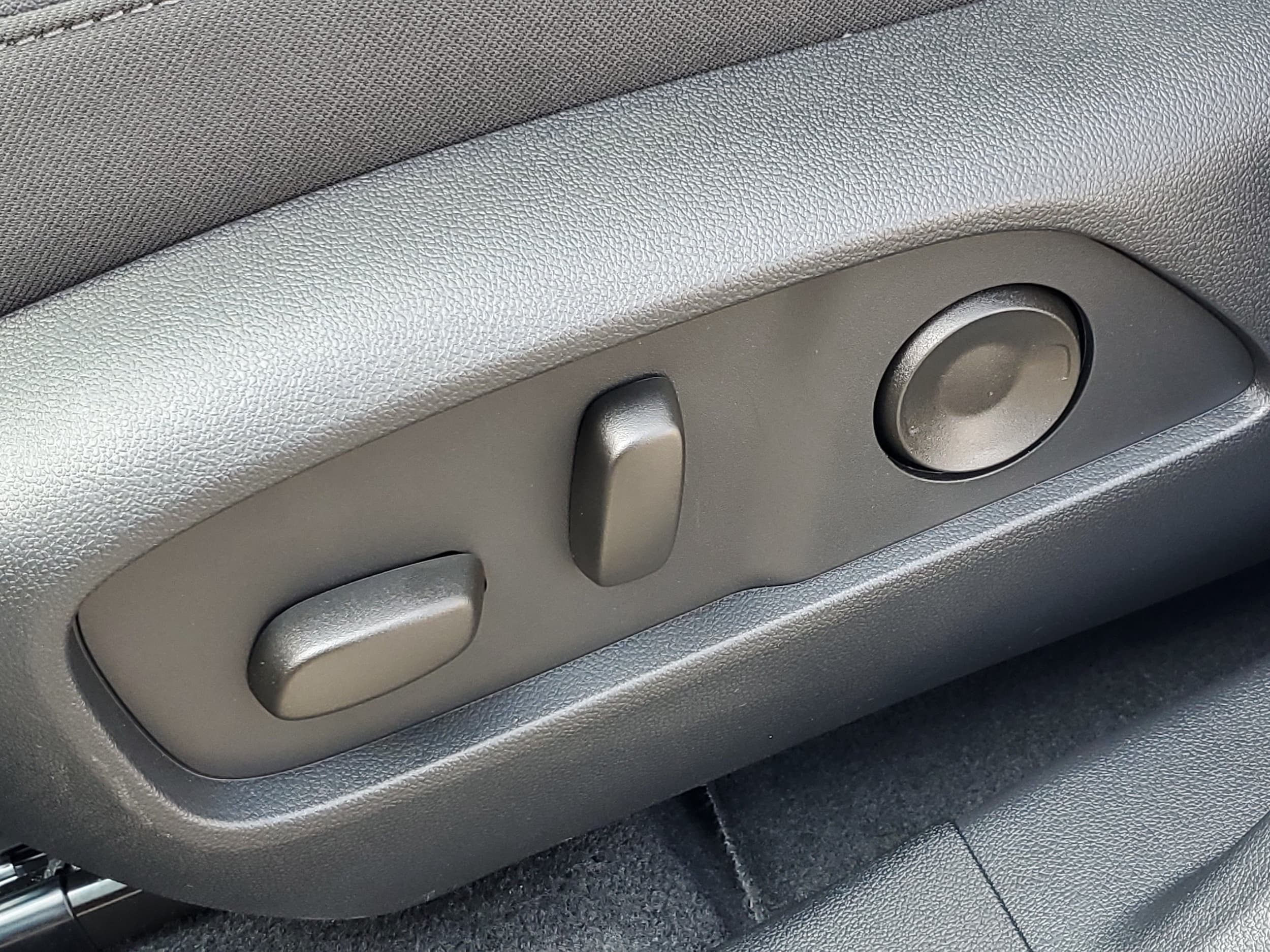 2027 Chevrolet Equinox LT - Photo 6