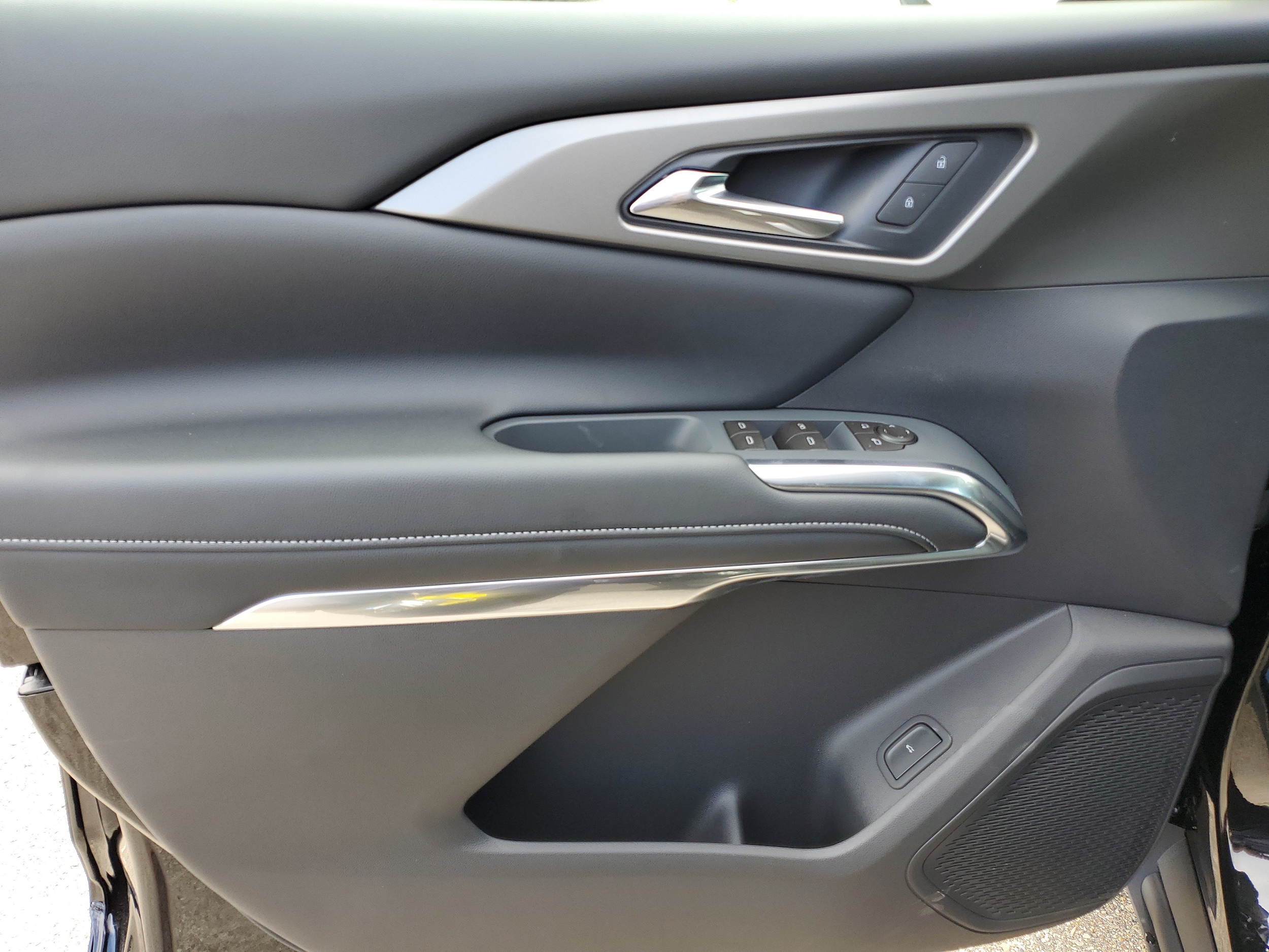 2027 Chevrolet Traverse LT - Photo 18