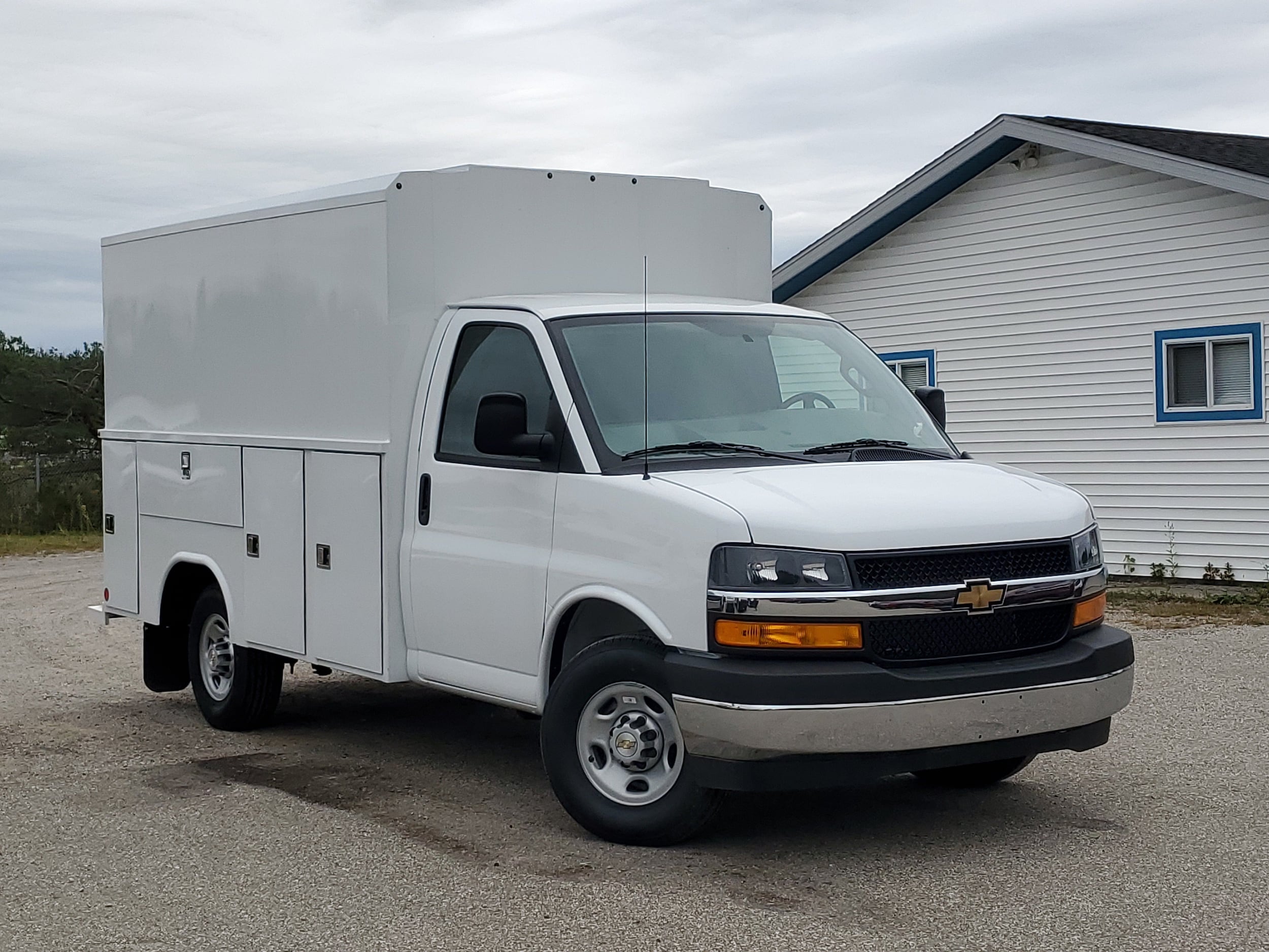 2026 Chevrolet Express Cutaway Base