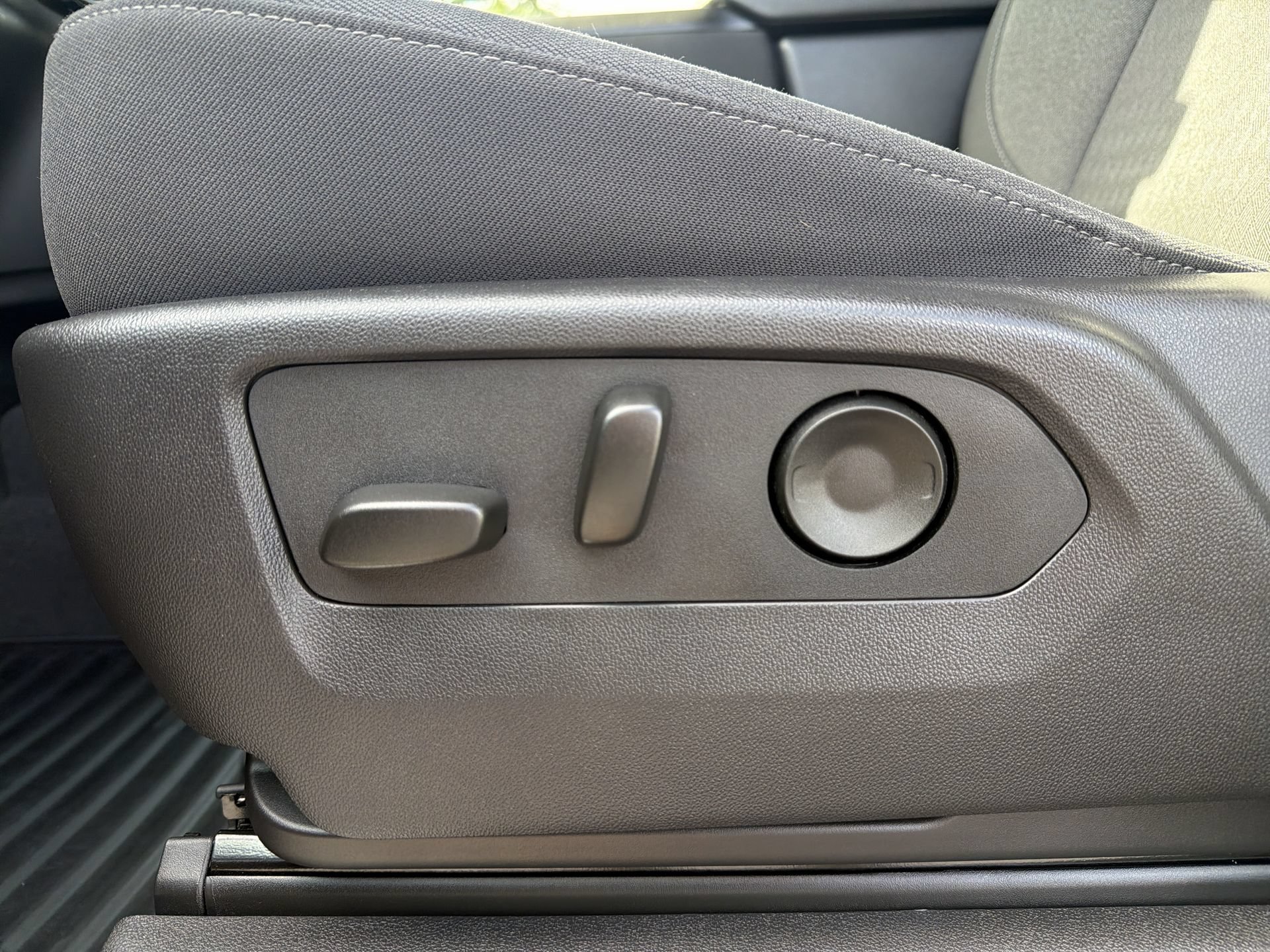 2025 GMC Sierra 1500 Elevation - Photo 17