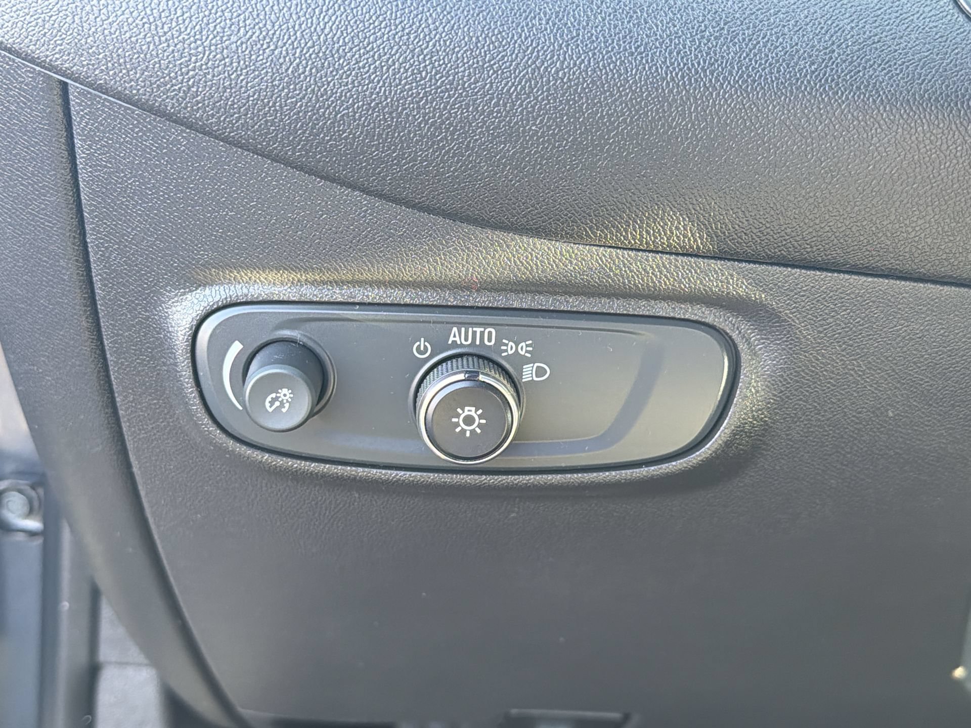 2023 Chevrolet Equinox LT - Photo 15