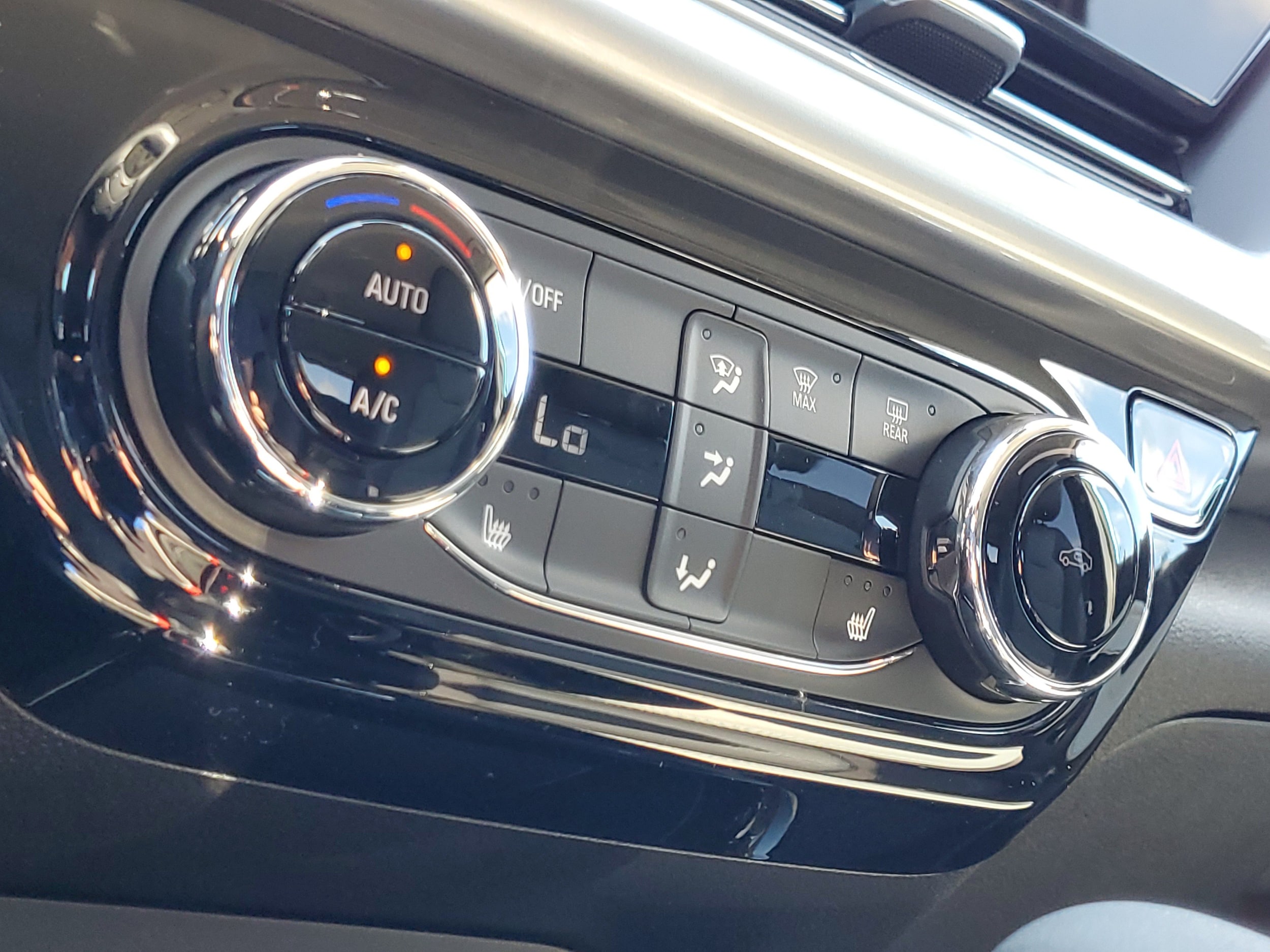 2026 Chevrolet Trax LT - Photo 16