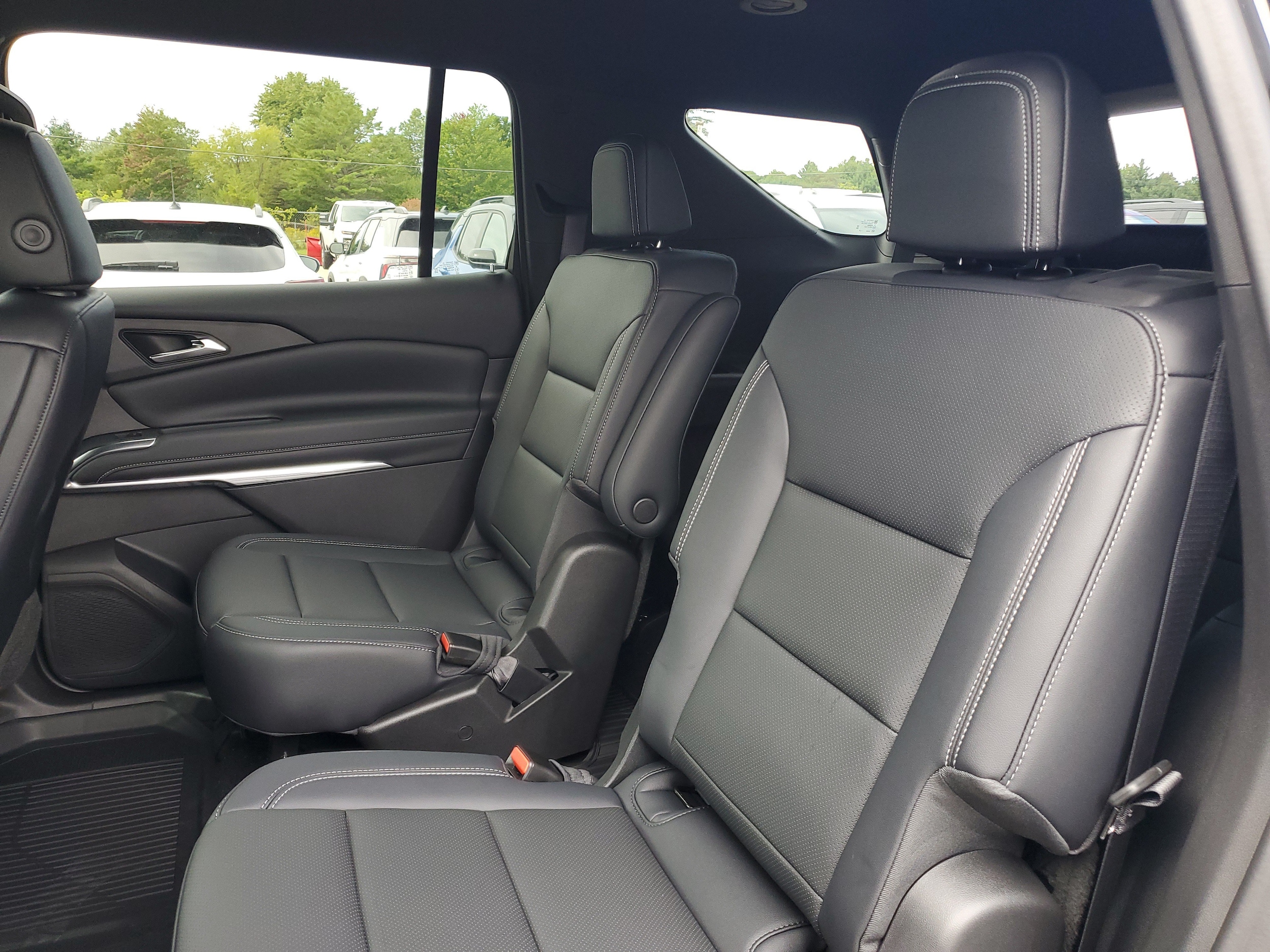2027 Chevrolet Traverse LT - Photo 23