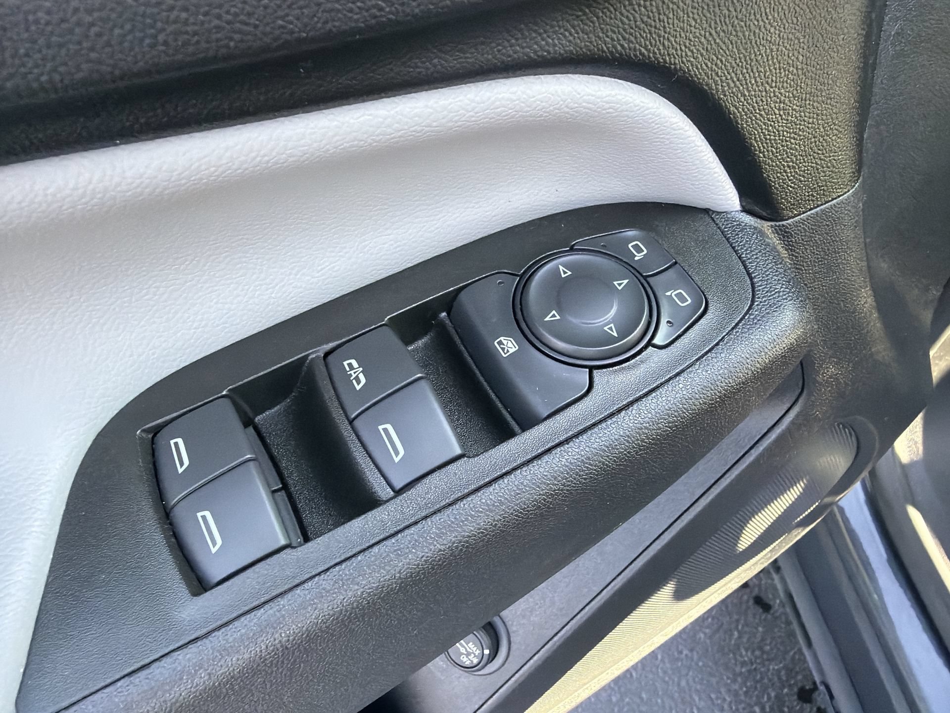 2023 Chevrolet Equinox LT - Photo 12
